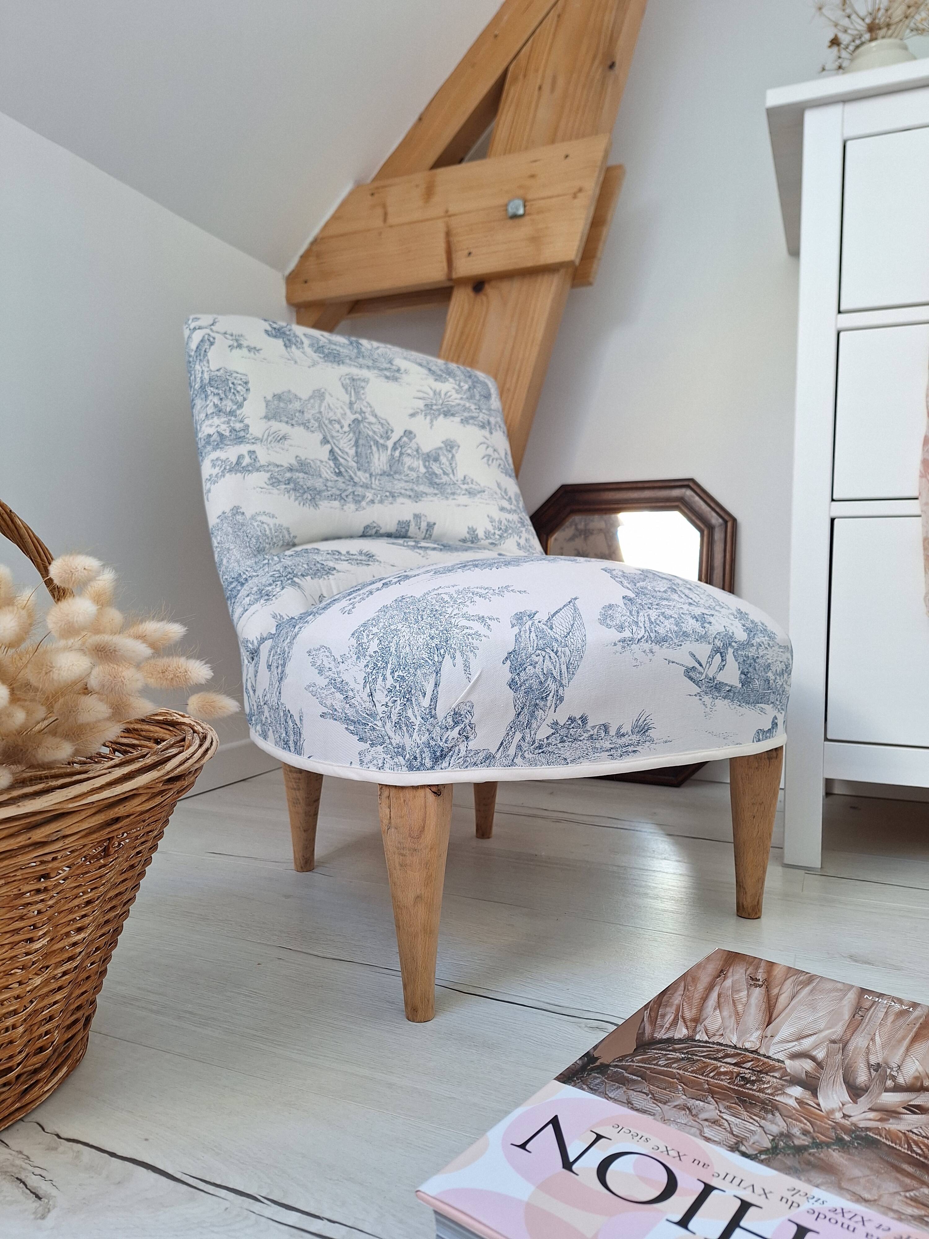 Blue toile de Jouy toad armchair