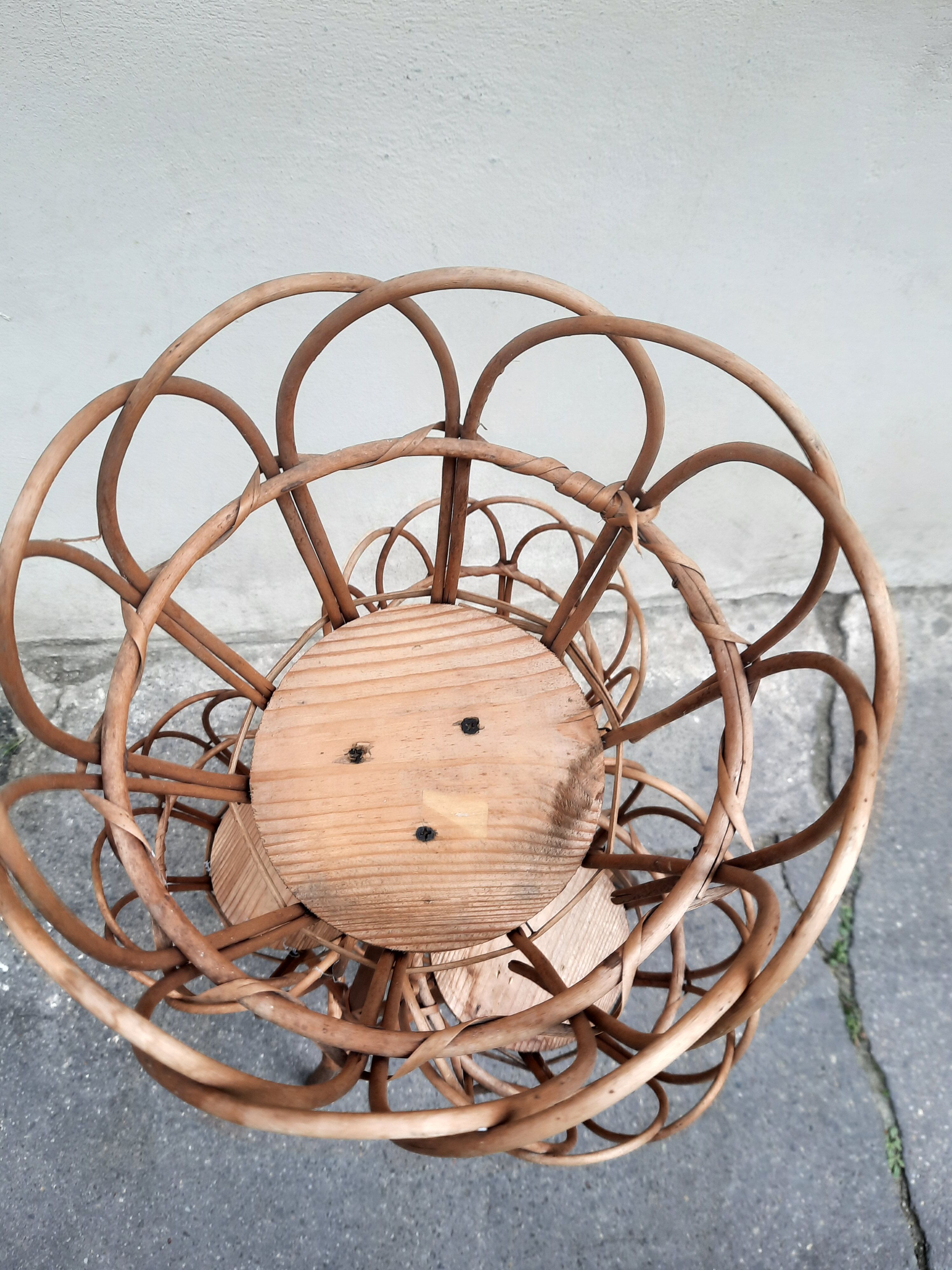 Rattan plant holder