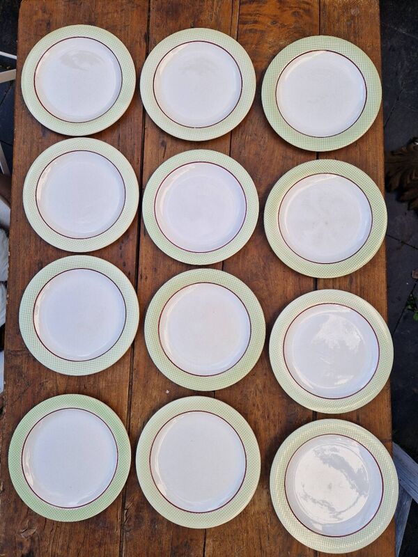 Lot De 12 Assiettes À Dessert Modèle Isoard Manufacture Salins