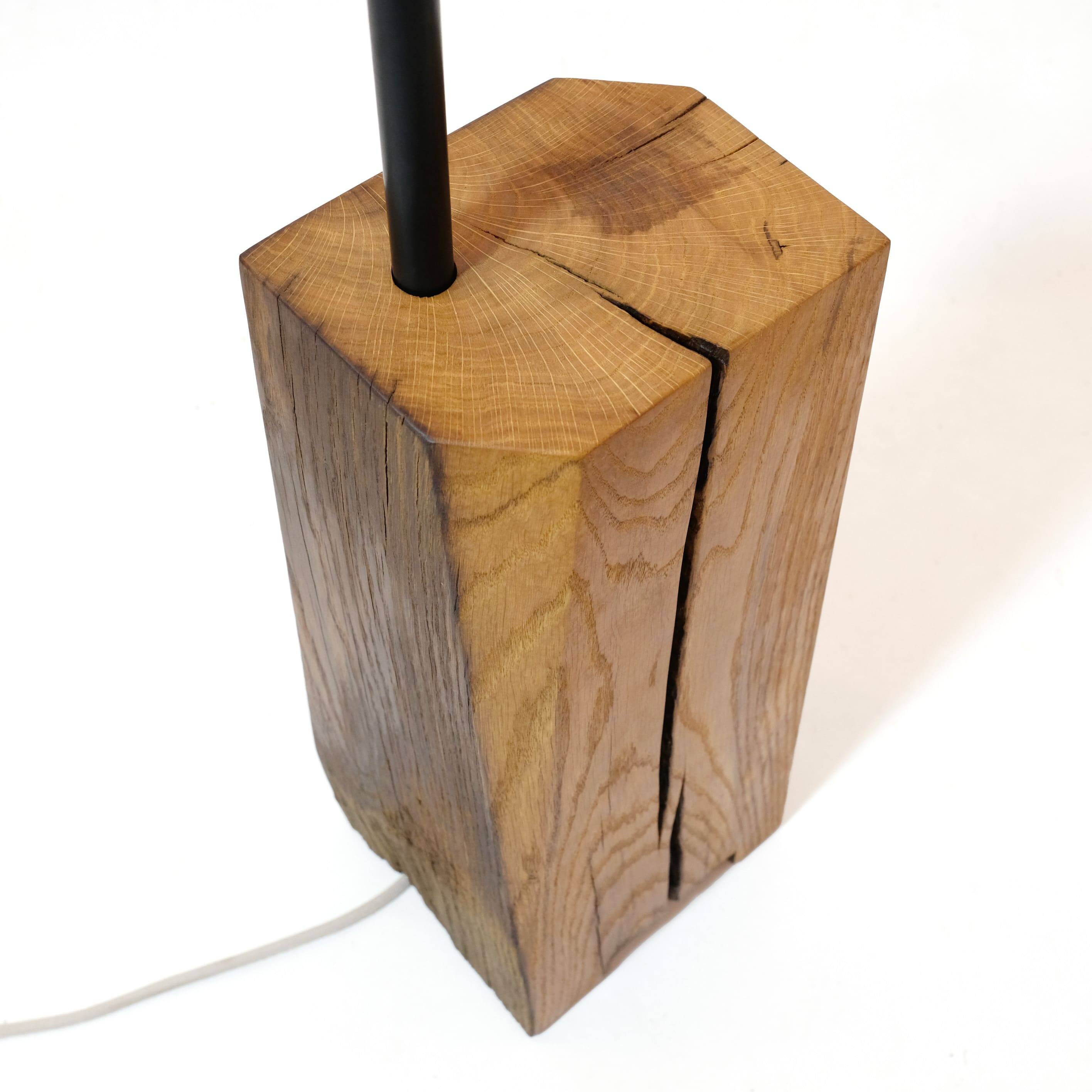 Large 3-light floor lamp in metal, brass and solid wood, 197cm.