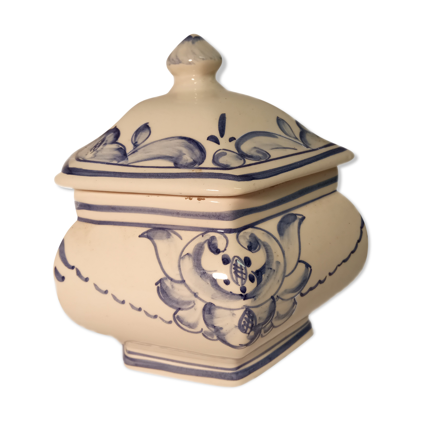 White-blue porcelain pot