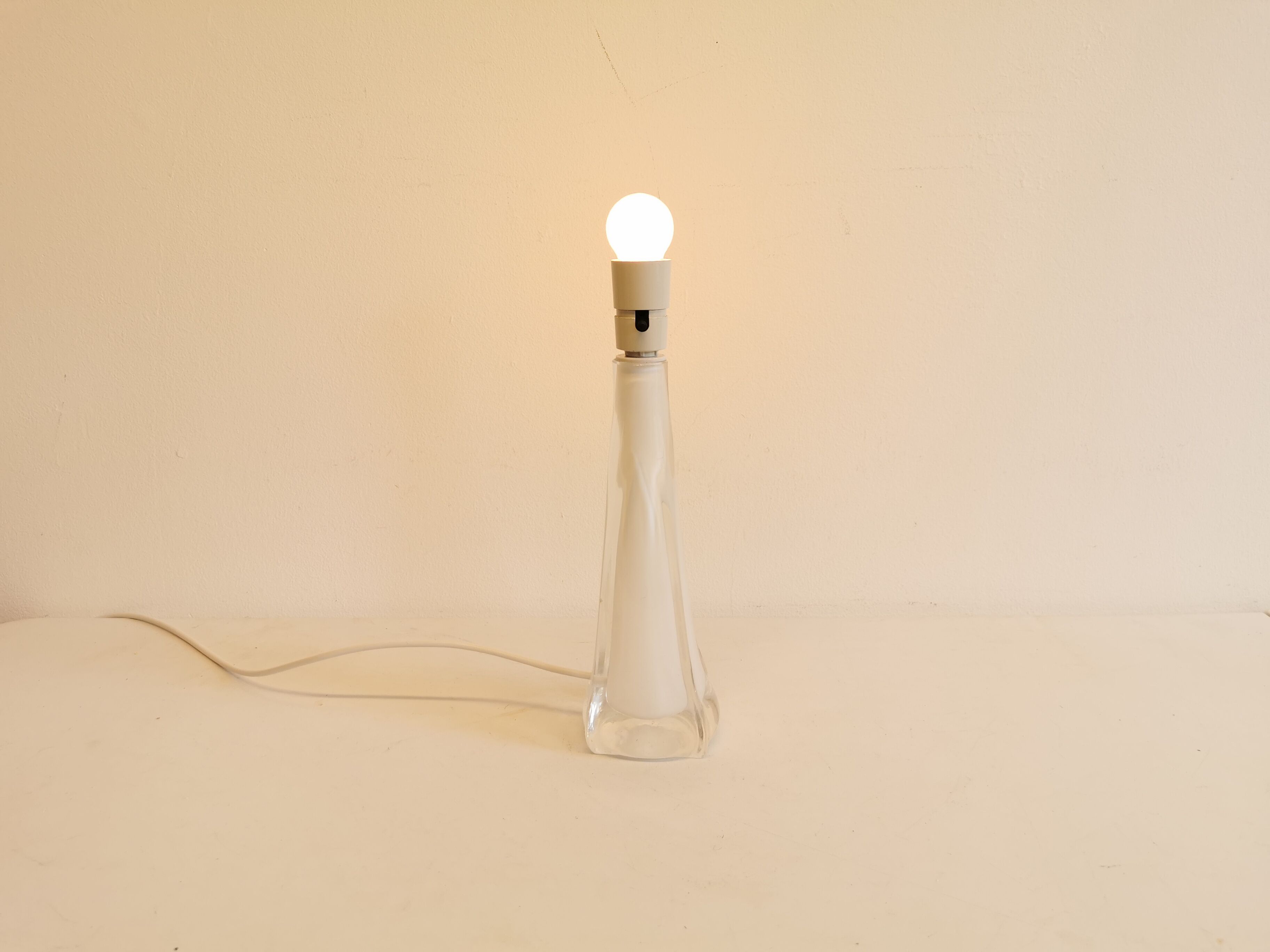 Pied de lampe avec plusieurs couches de verre