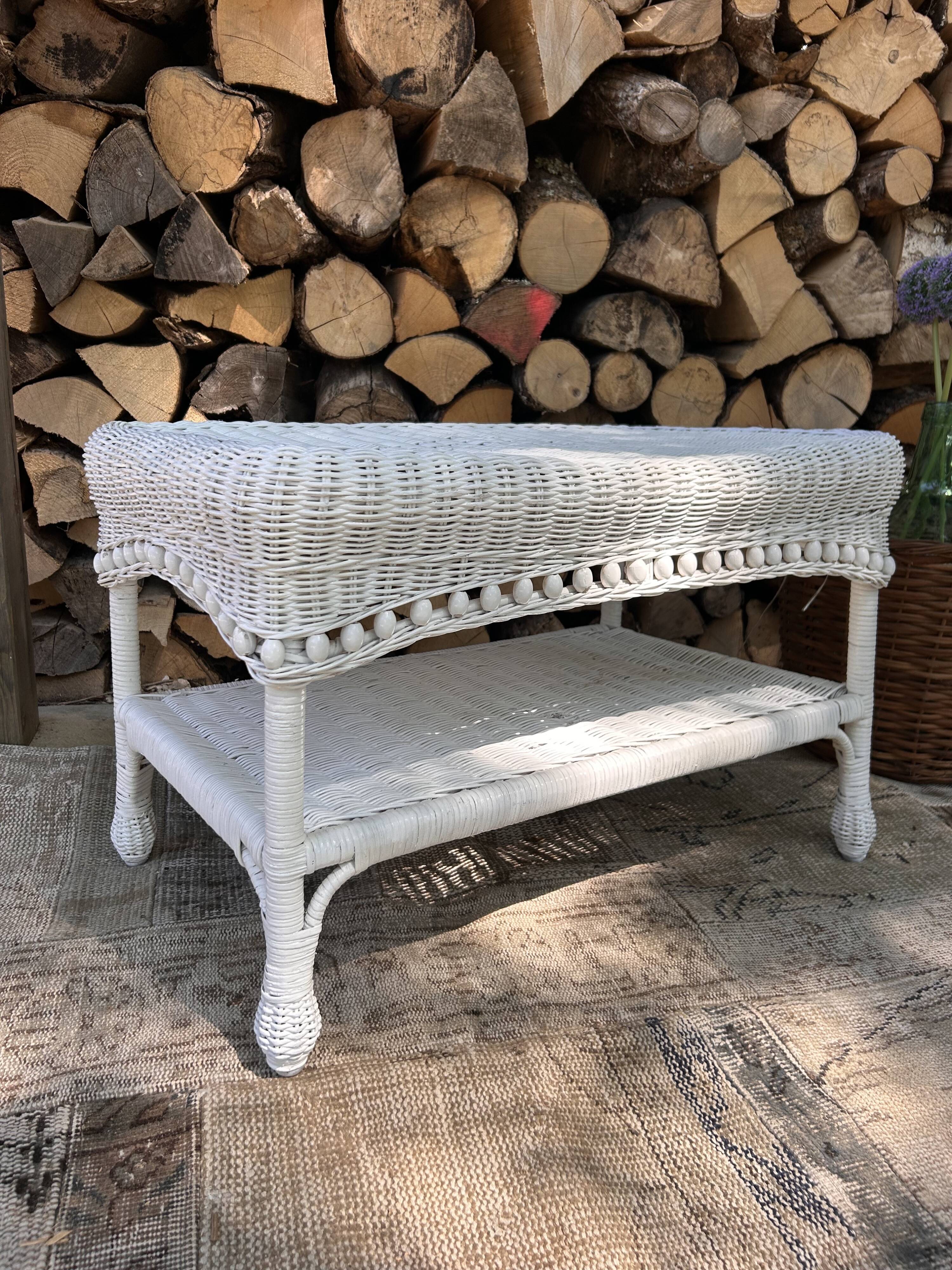 Table basse osier vintage blanche