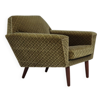 1970s, Danish armchair by Georg Thams, original upholstery, green velour, teak wood.
