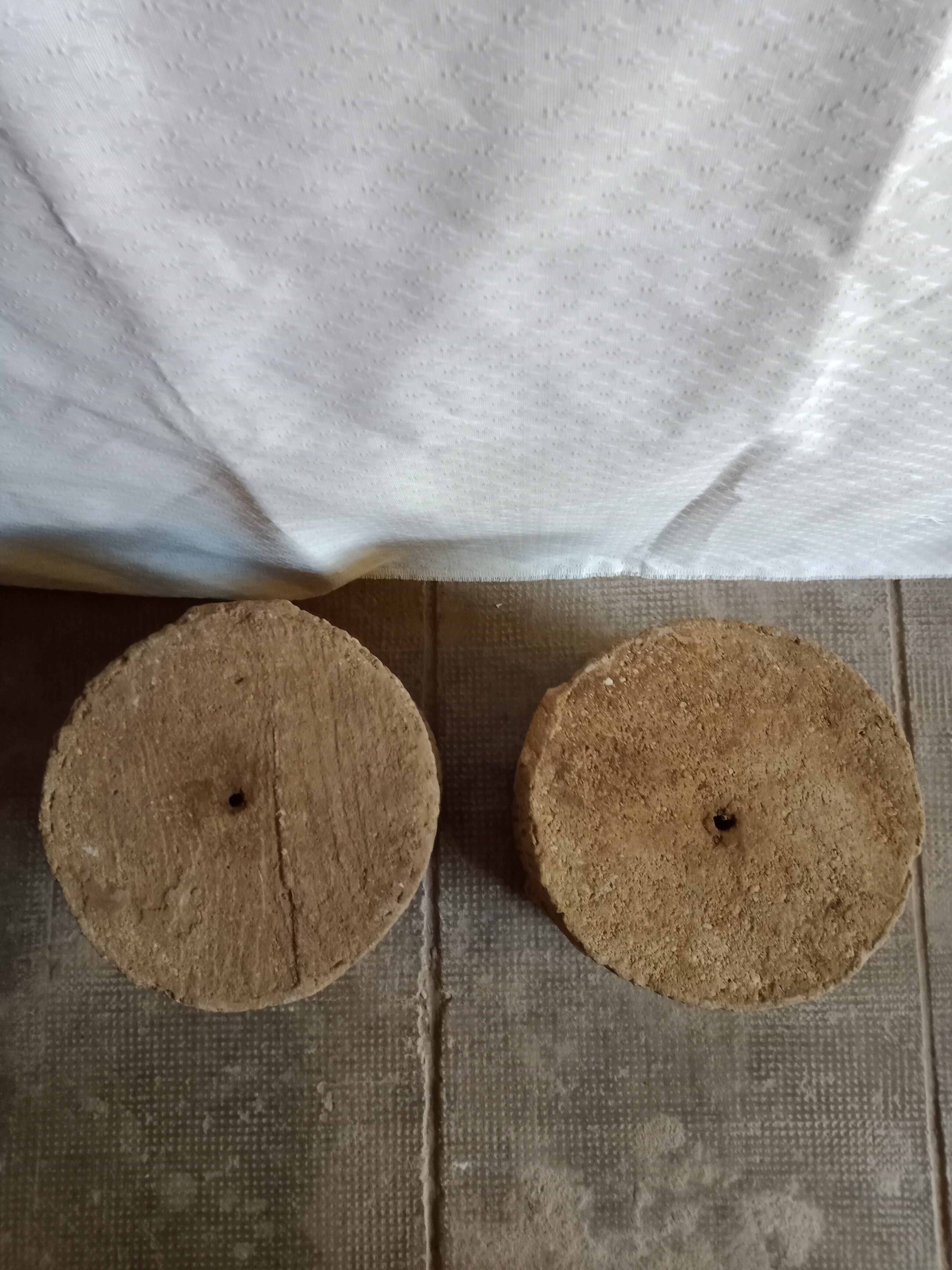 Trunk-shaped flower pots