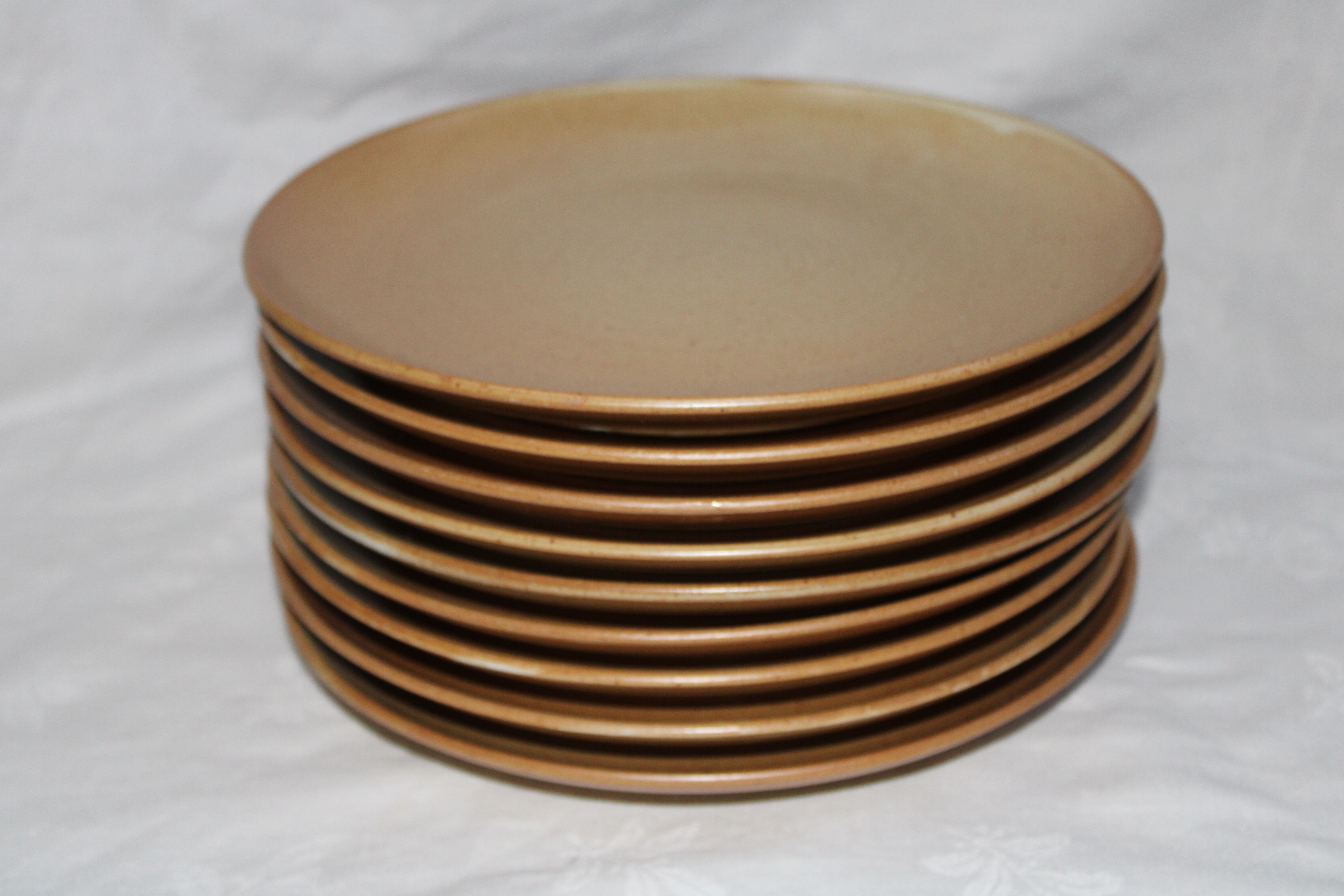 Service 9 flat plates sandstone Village CNP France
