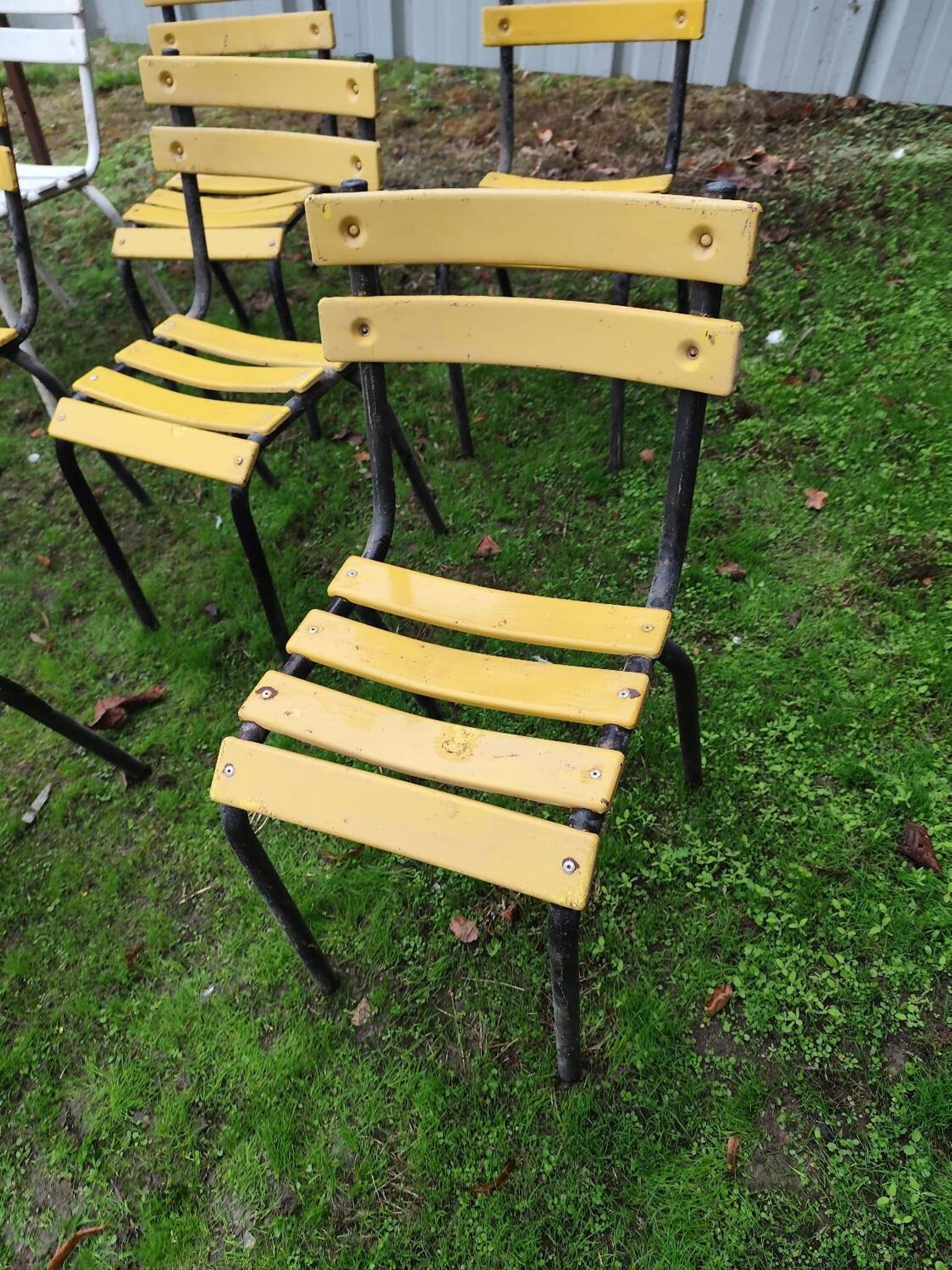 Set of 13 garden chairs made of iron slats and tubes