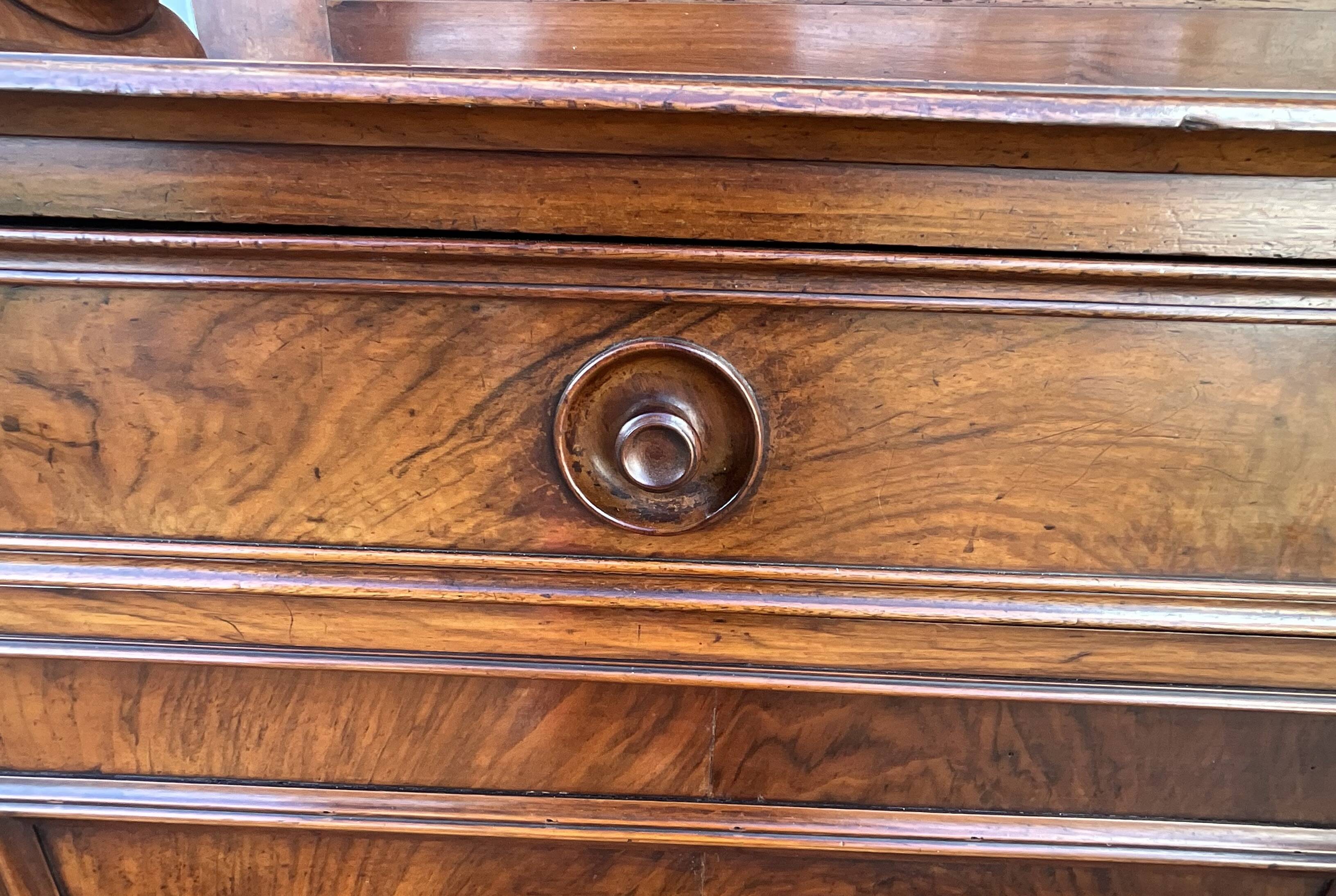 Saint-Hubert Sideboard in Burr Walnut, Late 19th Century