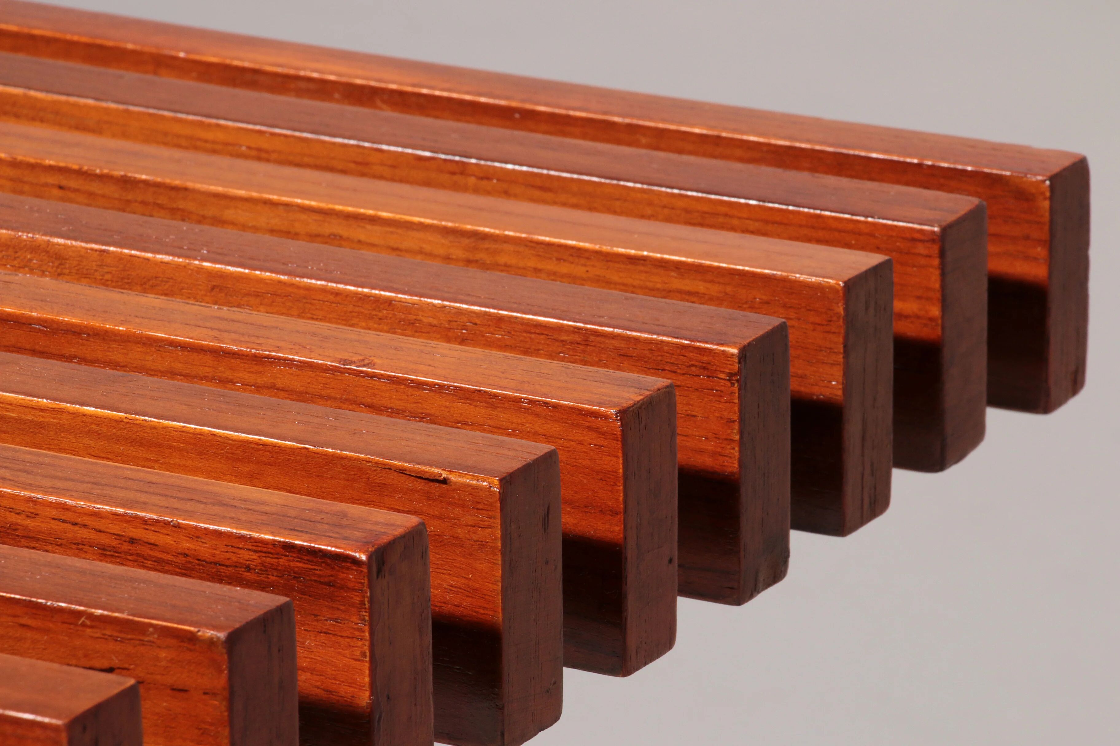 Banc en teck et métal, fabriqué en Italie, années 1970