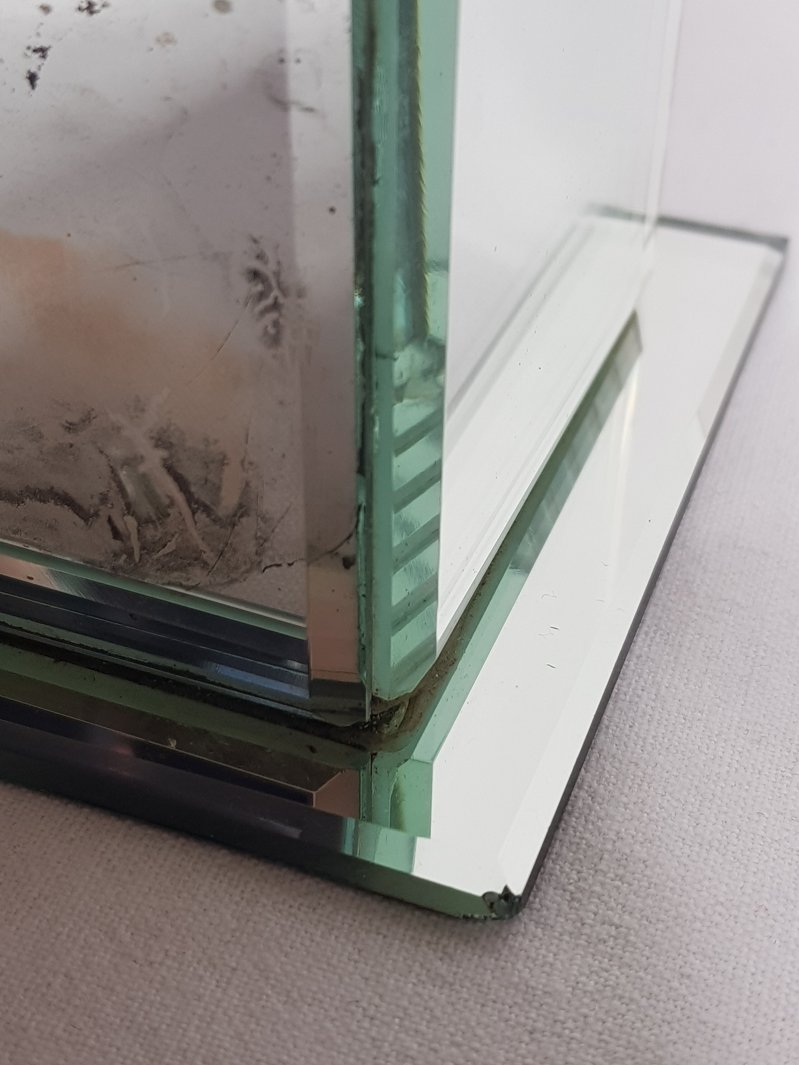 Jewelry box in bevelled glass, mirror, old art deco style