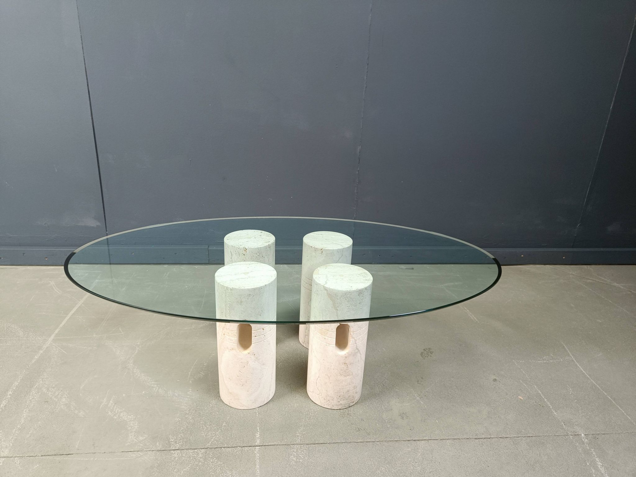 Table basse vintage en travertin et verre, années 1970