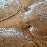 4 transparent glass fish plates