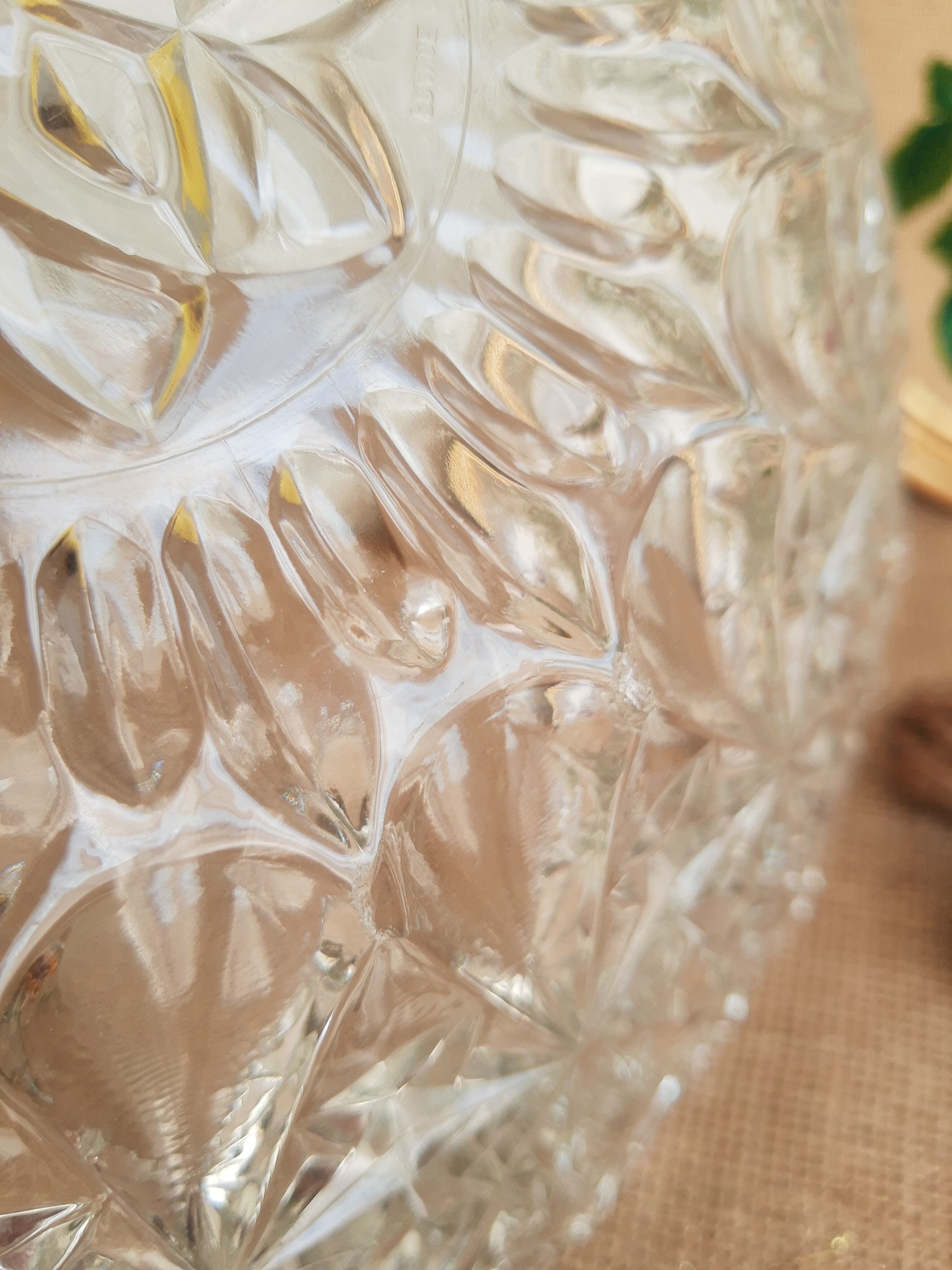 Large chiseled glass fruit cup