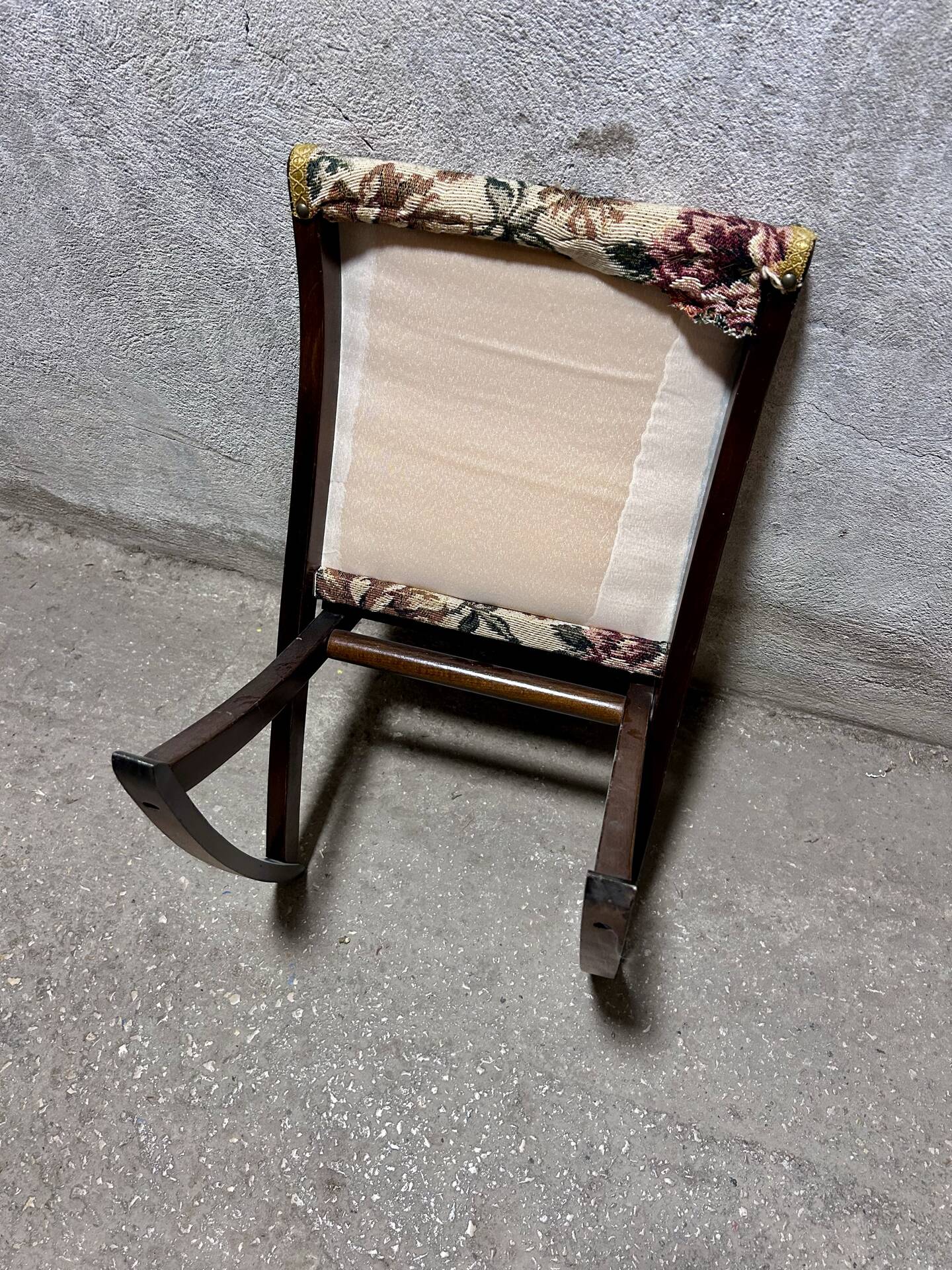 Retro footrest