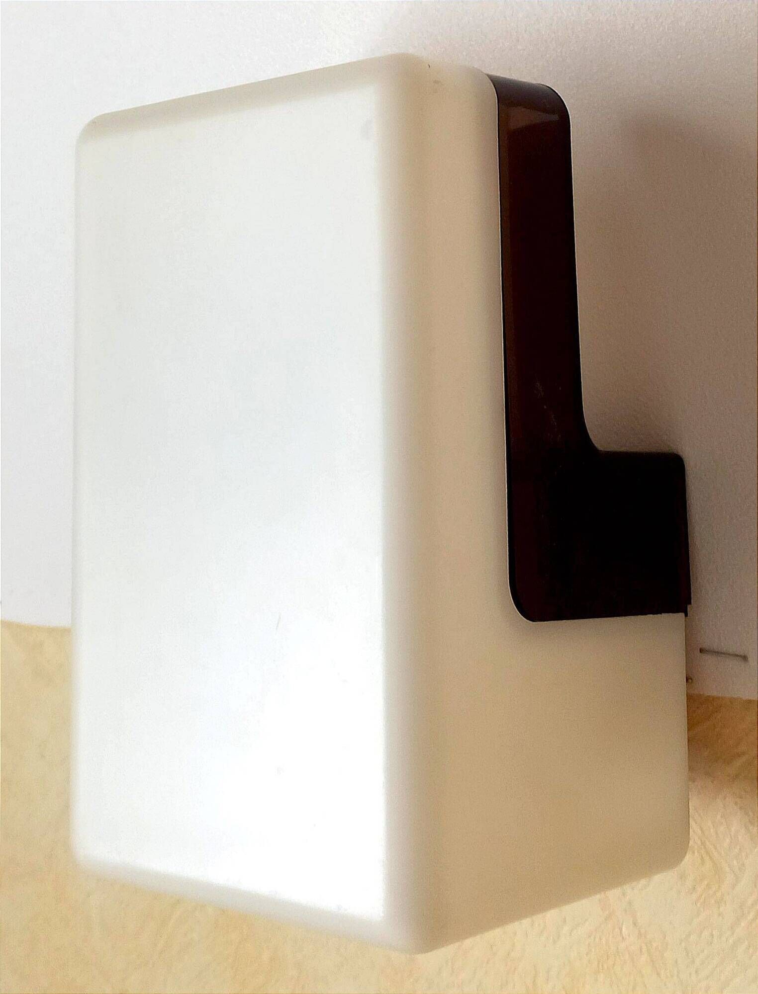 Allibert wall light from the 70s, height 18.5 cm