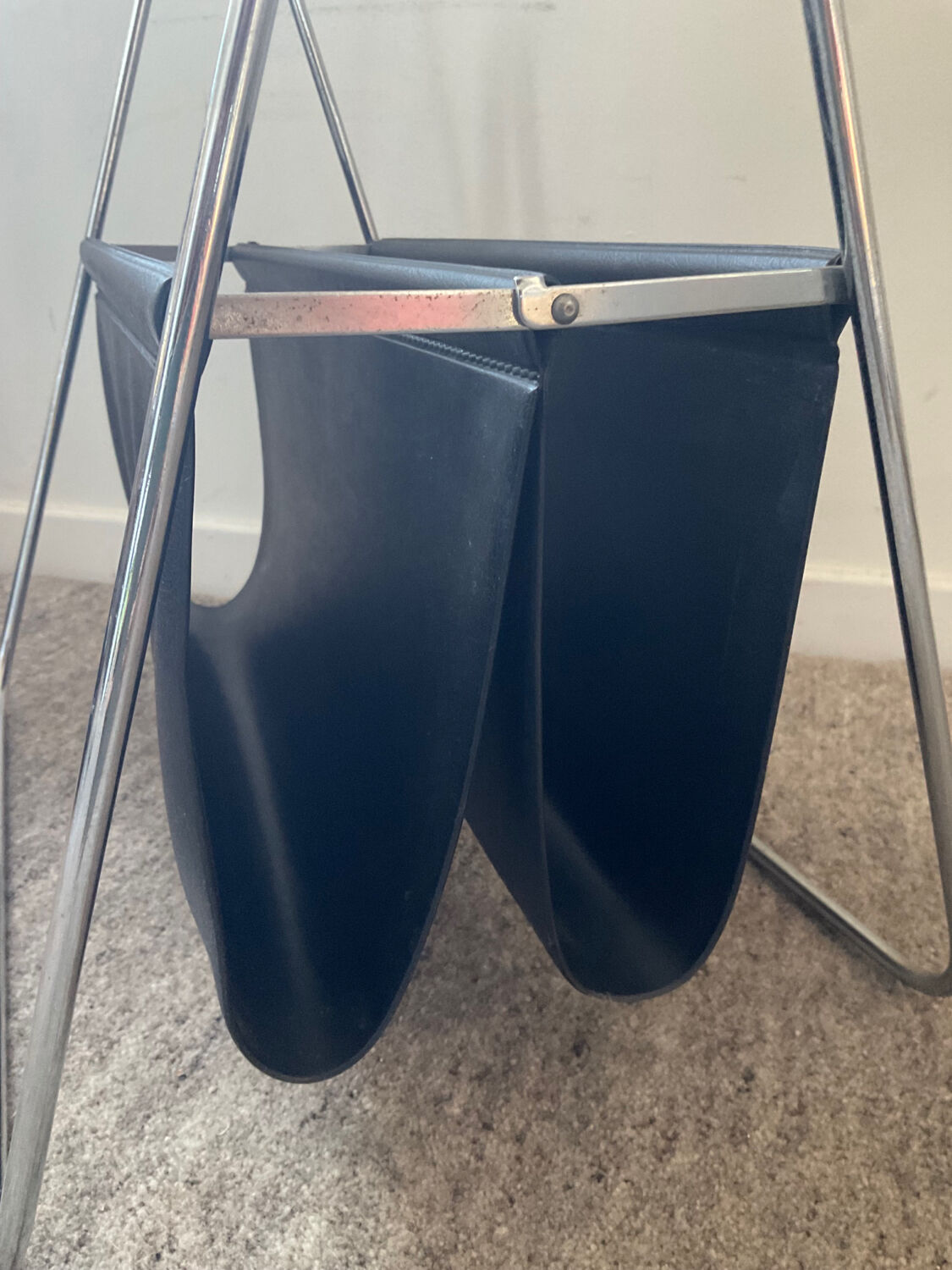 Vintage folding magazine rack from the 70s
