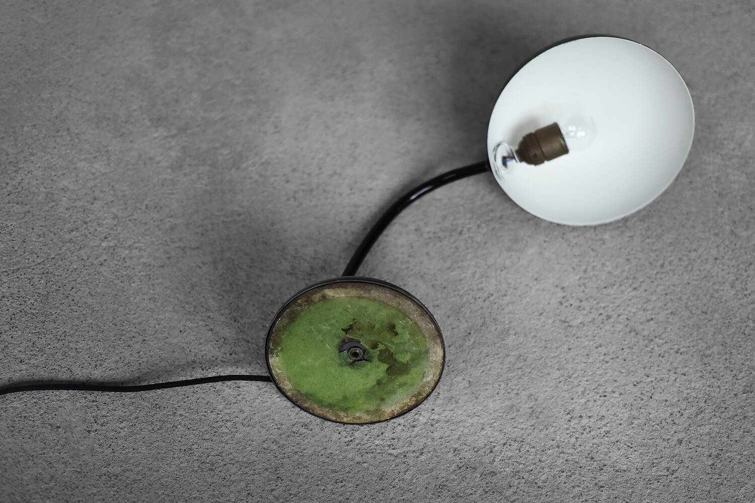 Bauhaus Vintage Minimalist Desk Lamp in Black Metal by Gebrüder Cosack Gecos, Germany, 1940s