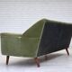 Canapé 3 places des années 1970, danois par Kurt Østervig, en velours de mobilier, bois de teck.