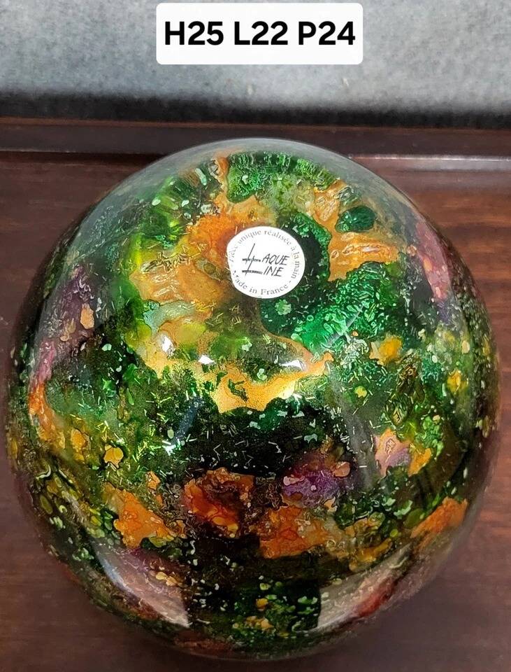 Large designer ball-shaped vase from the "laque line" art workshops