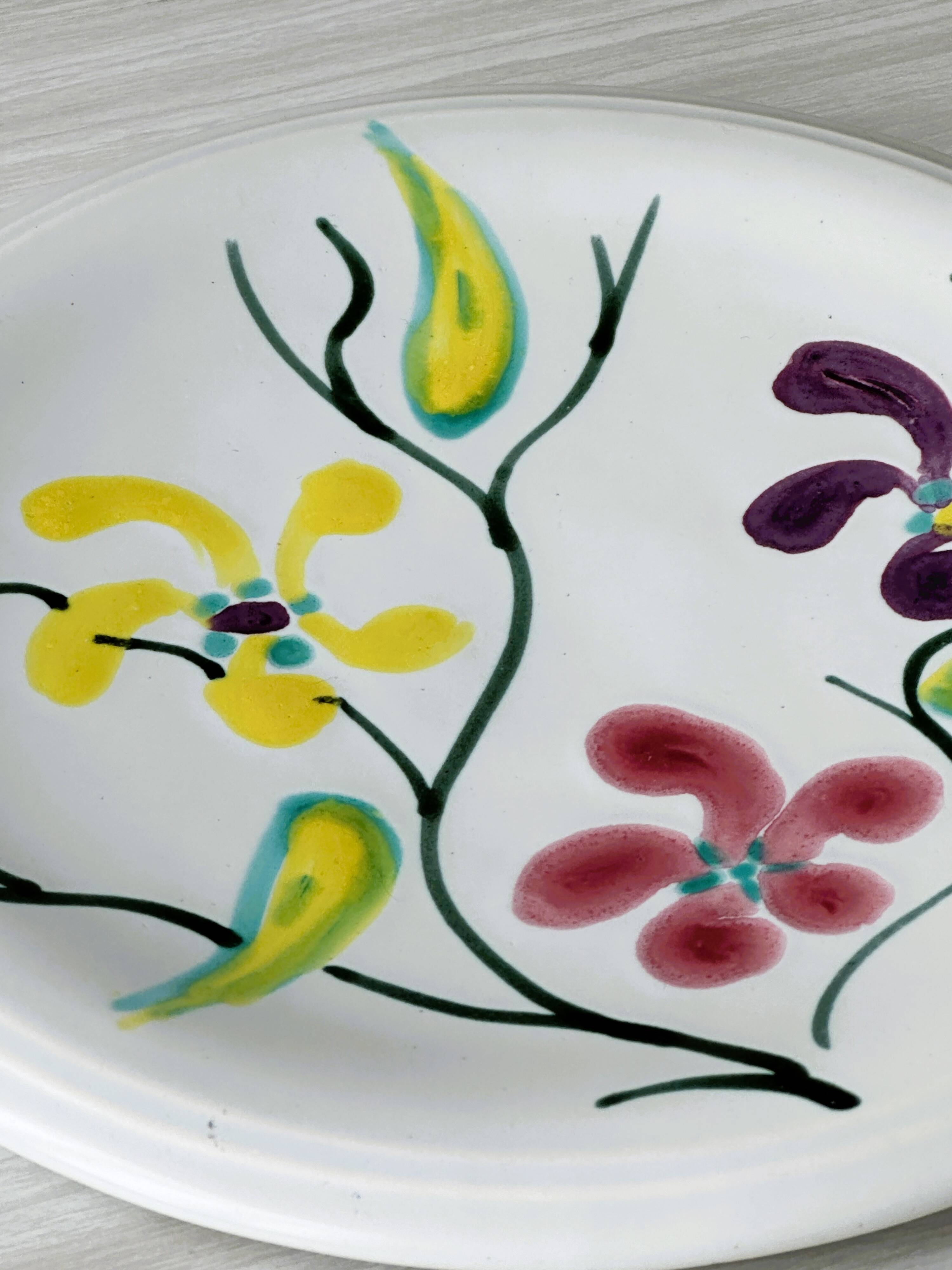 Hand painted pie dish.