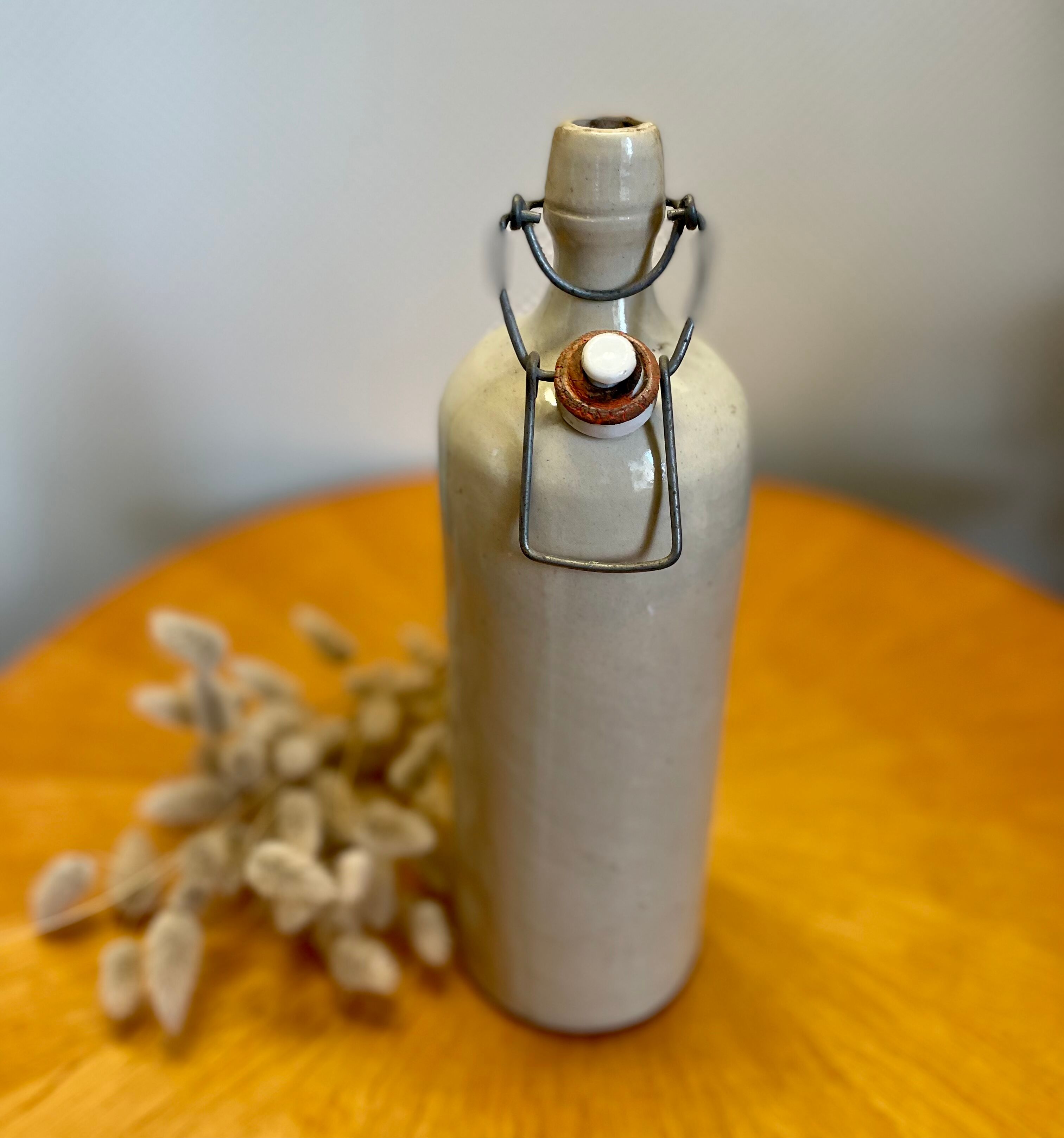 Bouteille en grès vintage