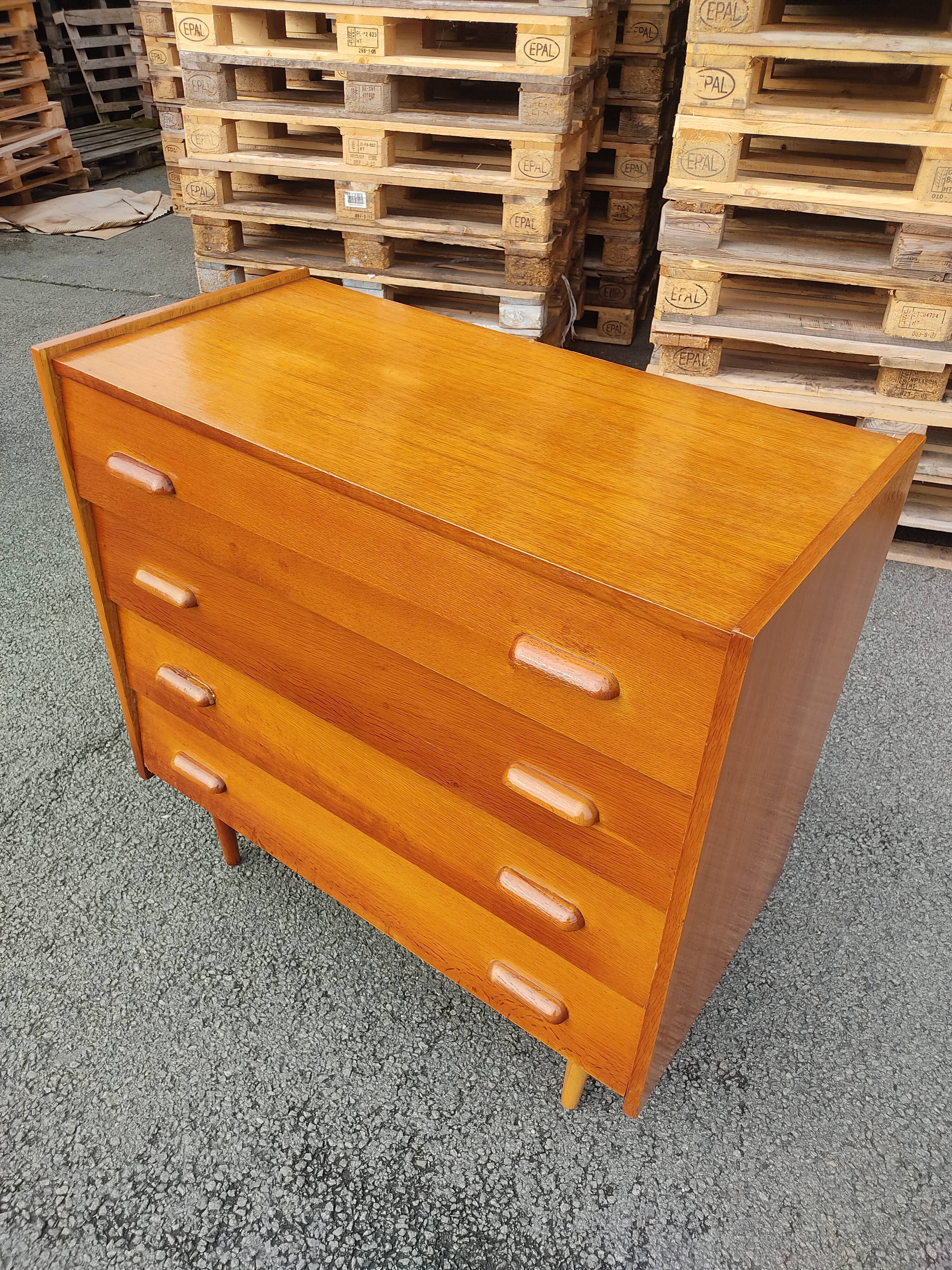 Vintage chest of drawers