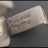 Lampe laiton plexi métal perforé 1954