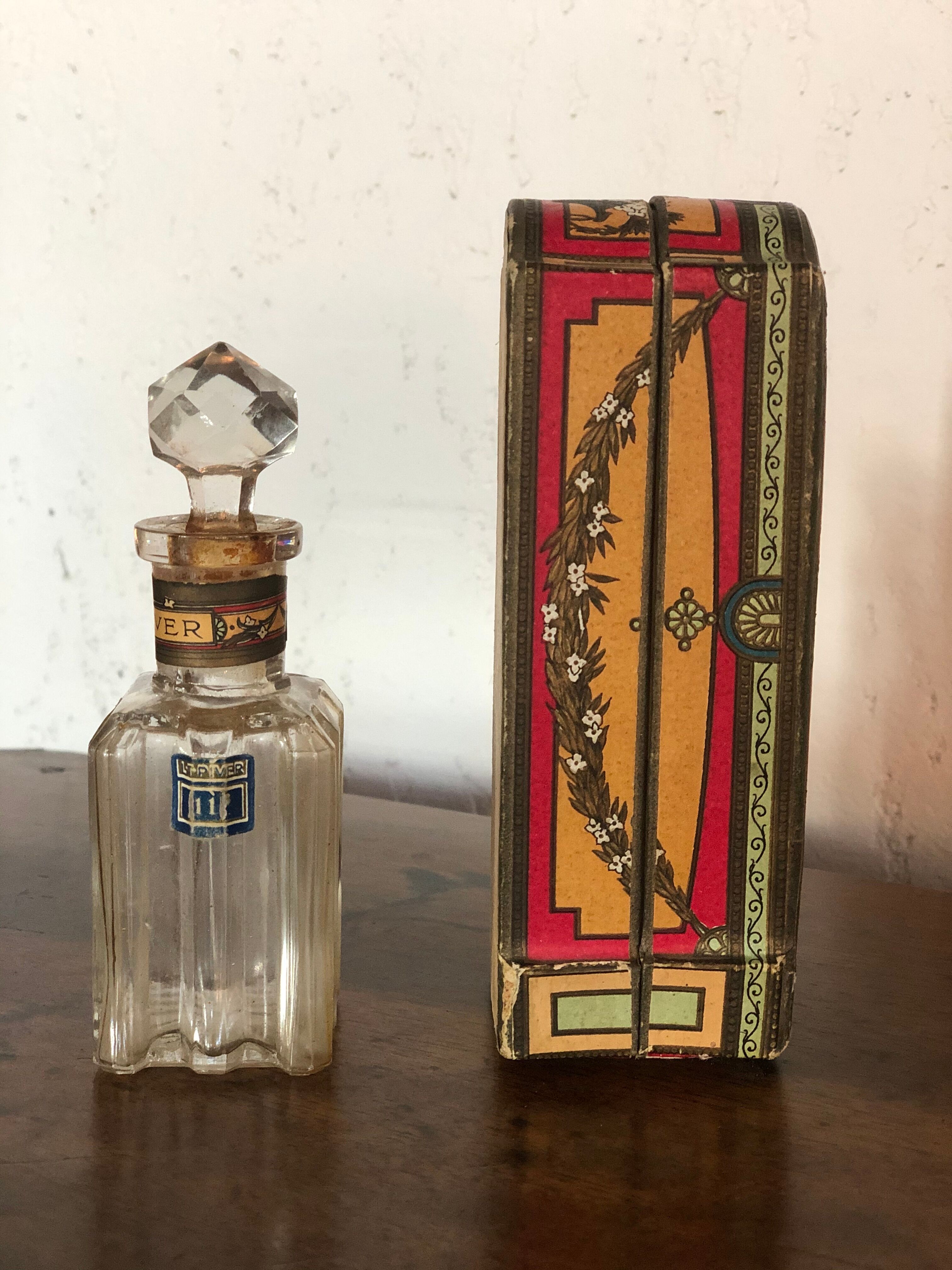 Old flacon with louis-toussaint piver Pompeia box 1907 empty year