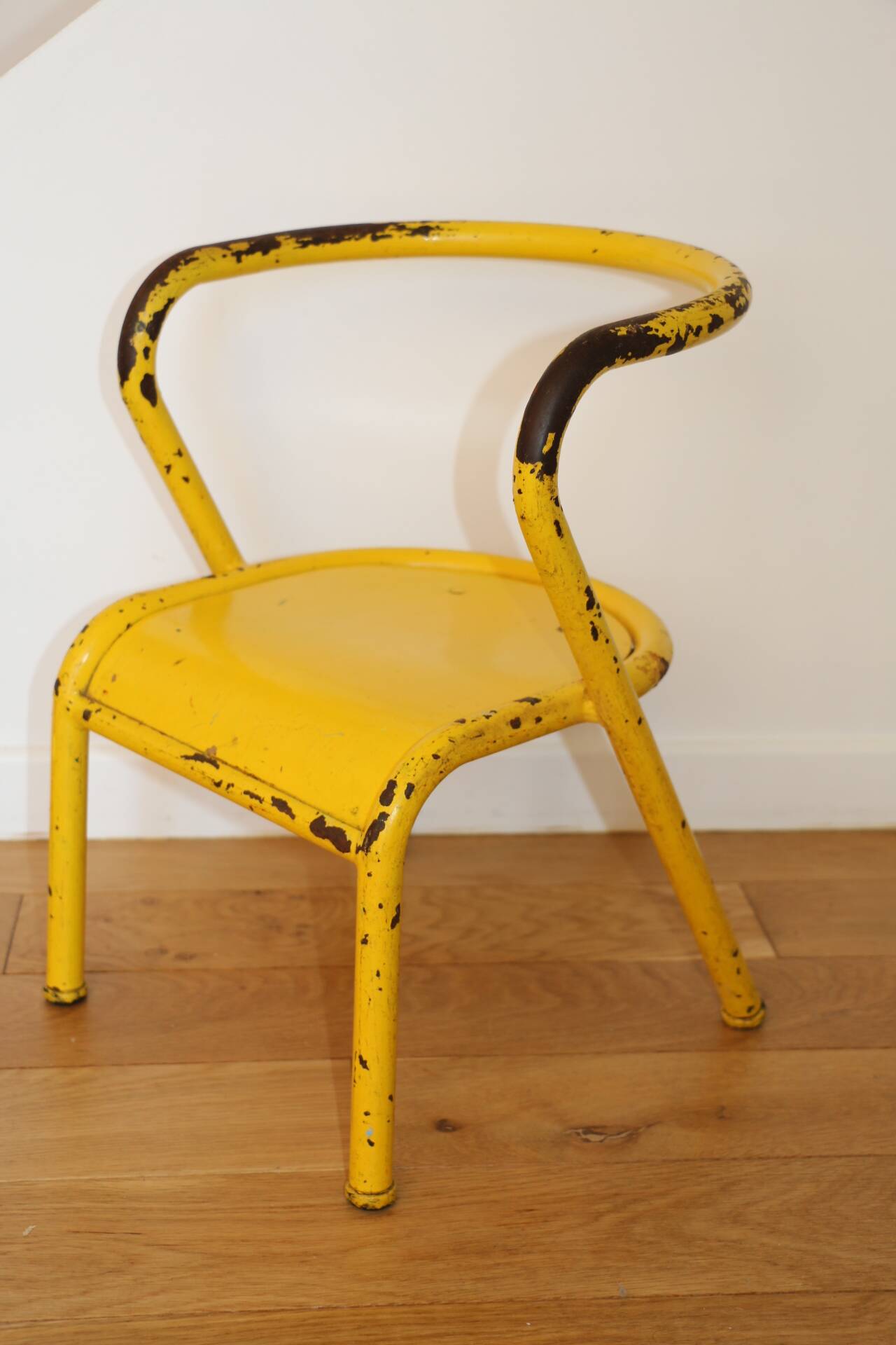 Jacques Hitier children's chair yellow