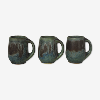 Lot de 3 mugs miniature en grès gris-vert - Denbac - début XXème