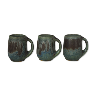 Lot de 3 mugs miniature en grès gris-vert - Denbac - début XXème