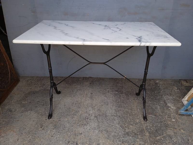 Bistro table for 4 people in white marble