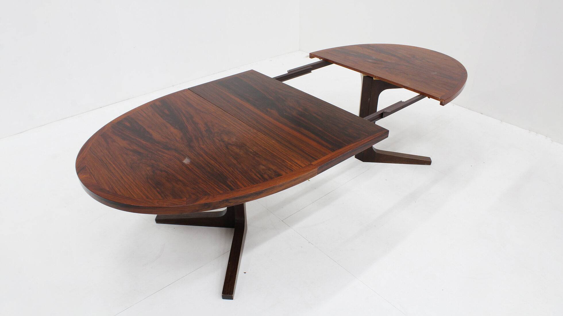 Vintage Danish oval extendable dining table palissander by Dyrlund