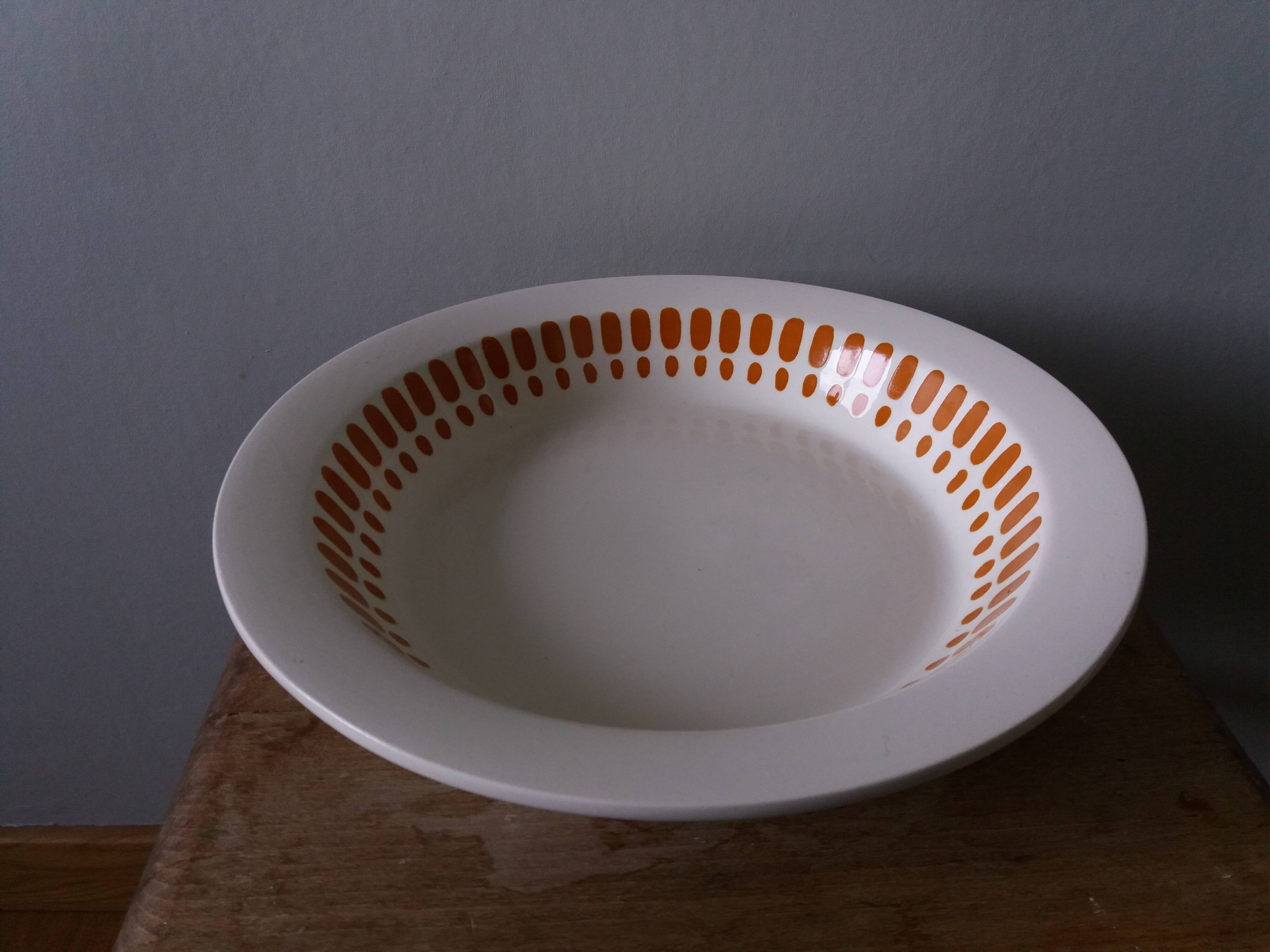 Hollow vegetable dish salad bowl 70s space age