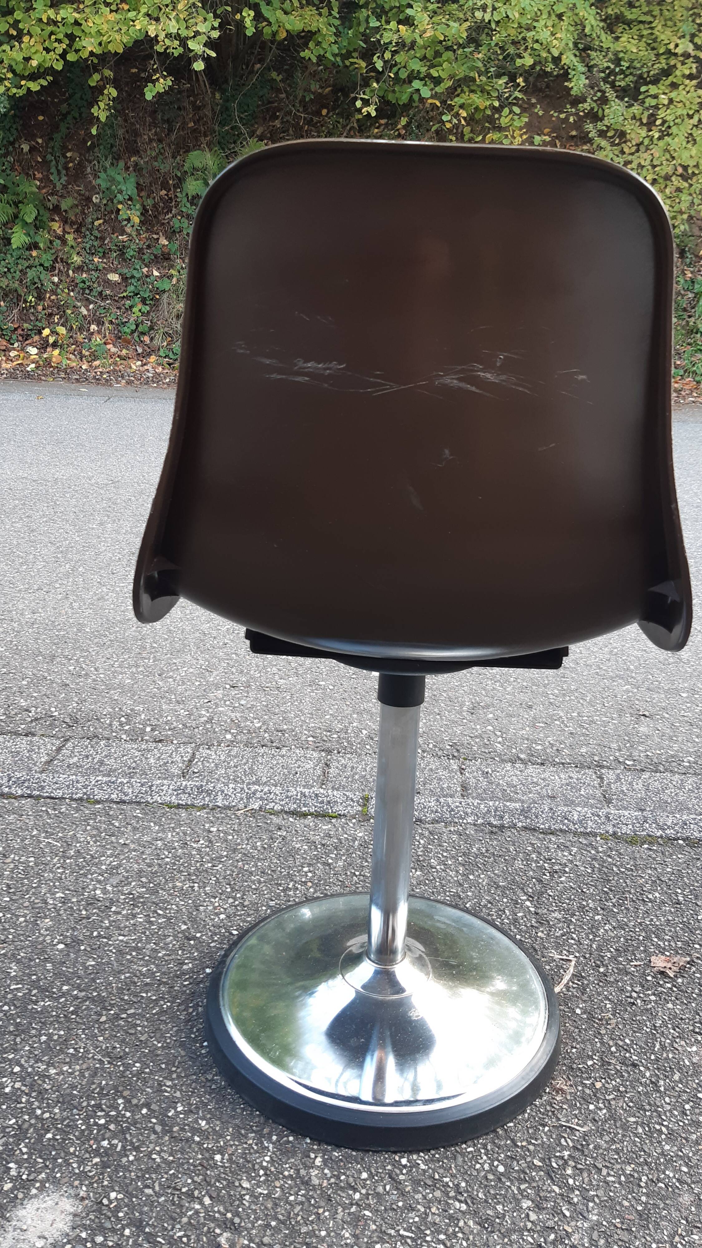 Etienne Fermigier tulip-shaped chair