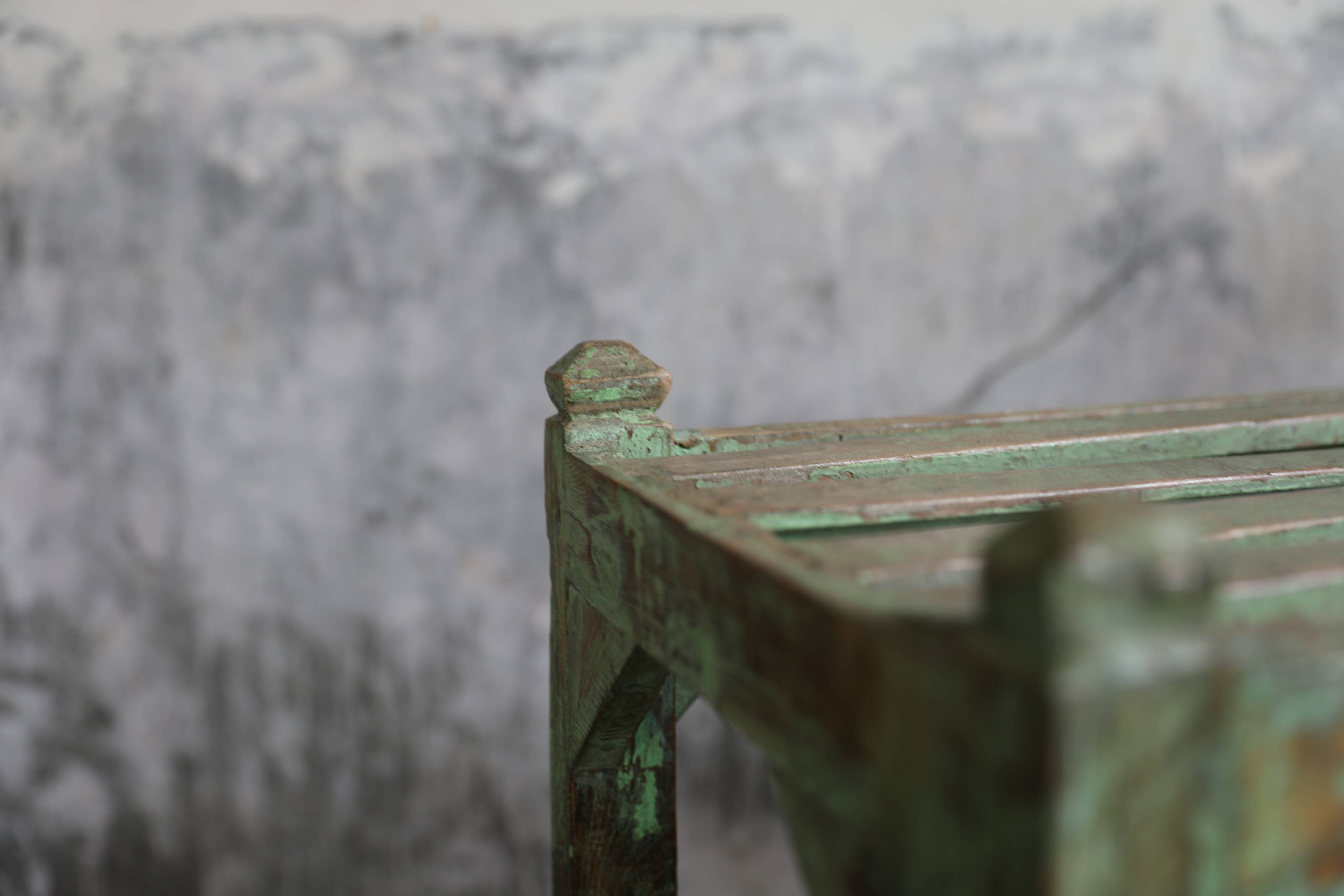 Etagère bois tablettes ajourées