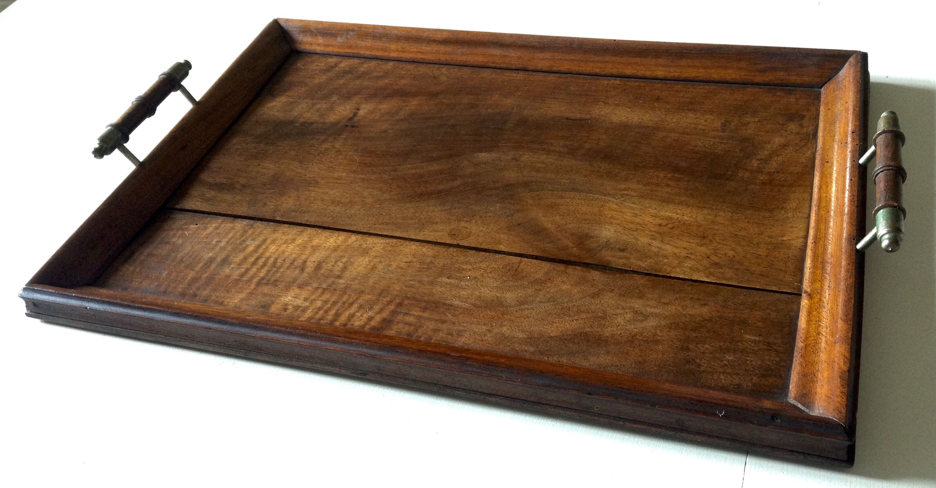 Tray in wood and brass