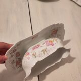 Sauceboat with sealed saucer