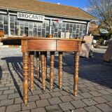 12-foot round oak table with 7 extensions / 20 people