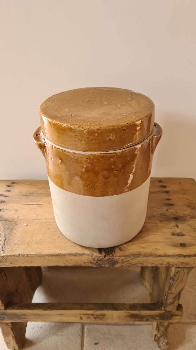 Old sandstone grease pot