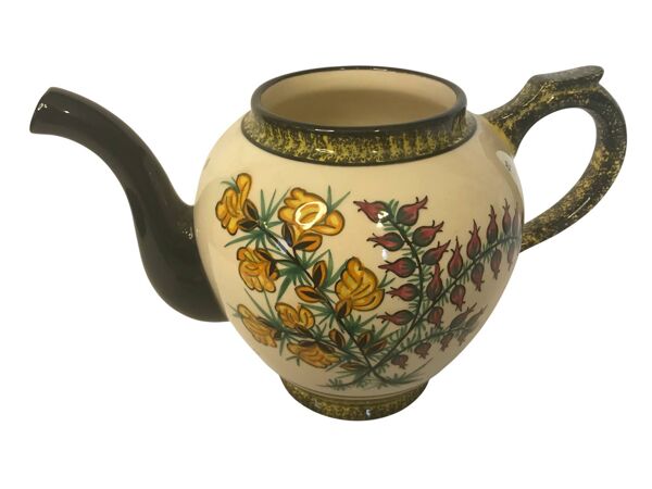 Henriot Quimper, service faïence émaillée modèle Genêt Bruyère XXème