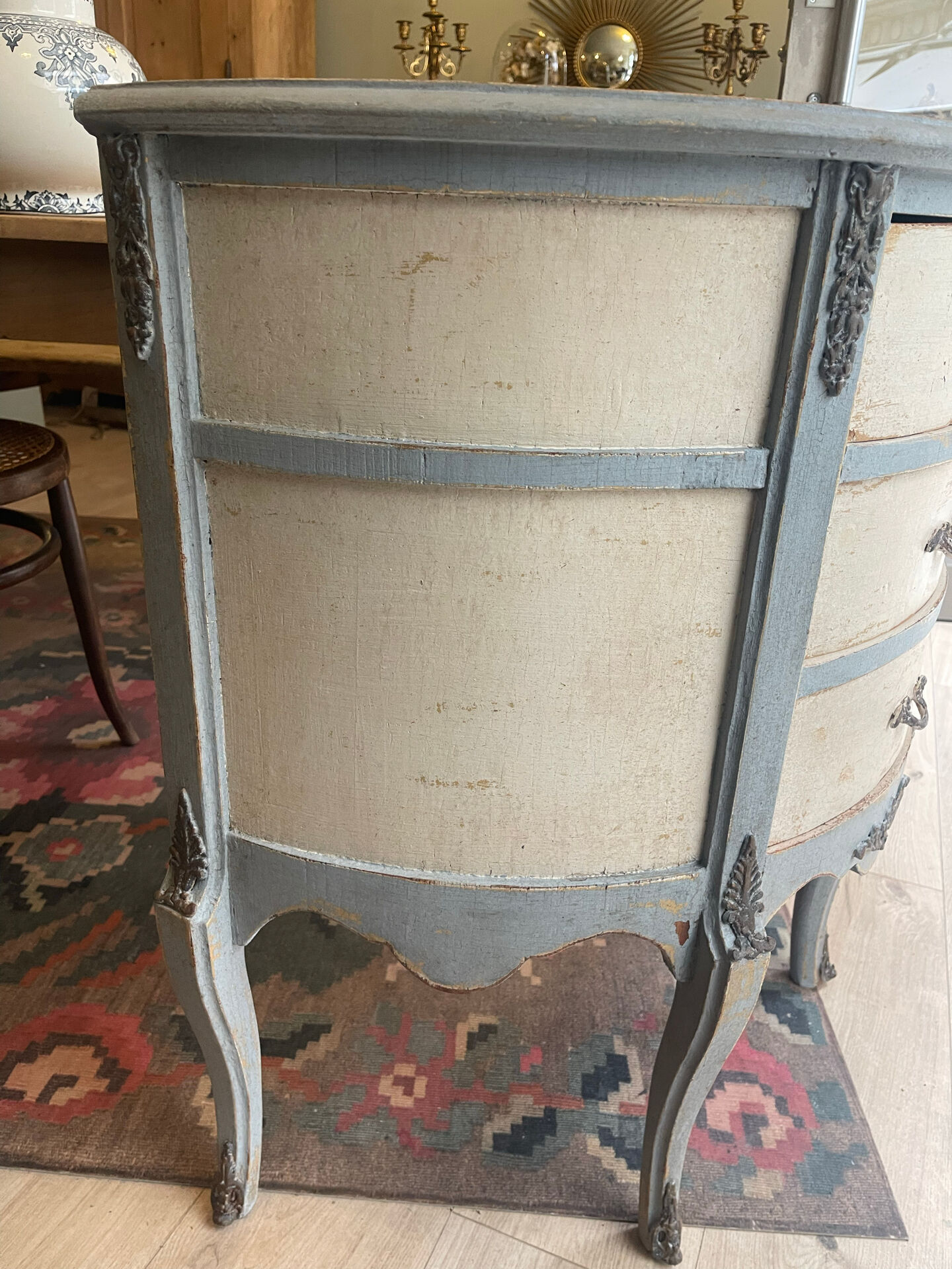 Occasional table
