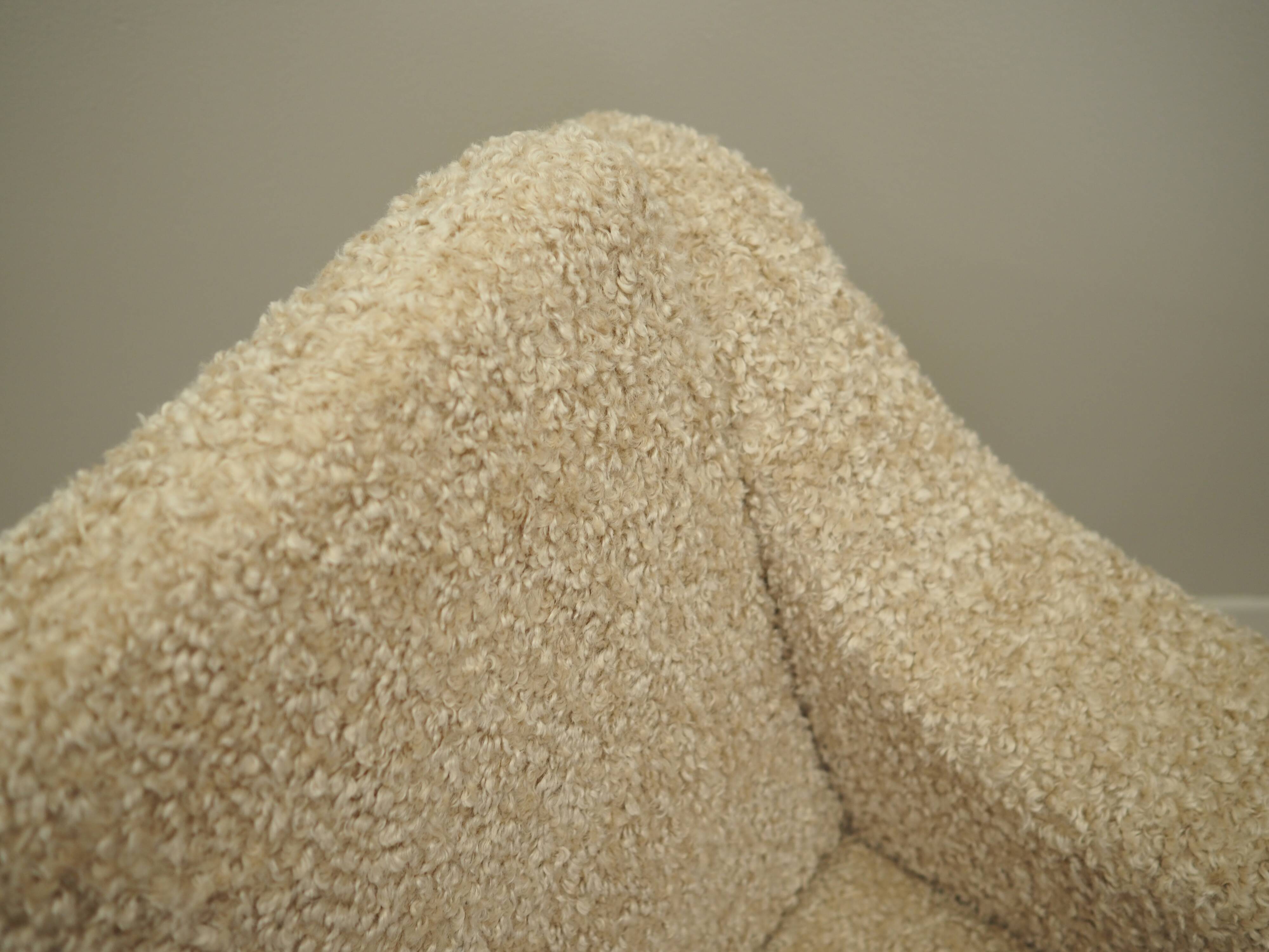 Fauteuil beige, design danois, années 1970, production : Danemark