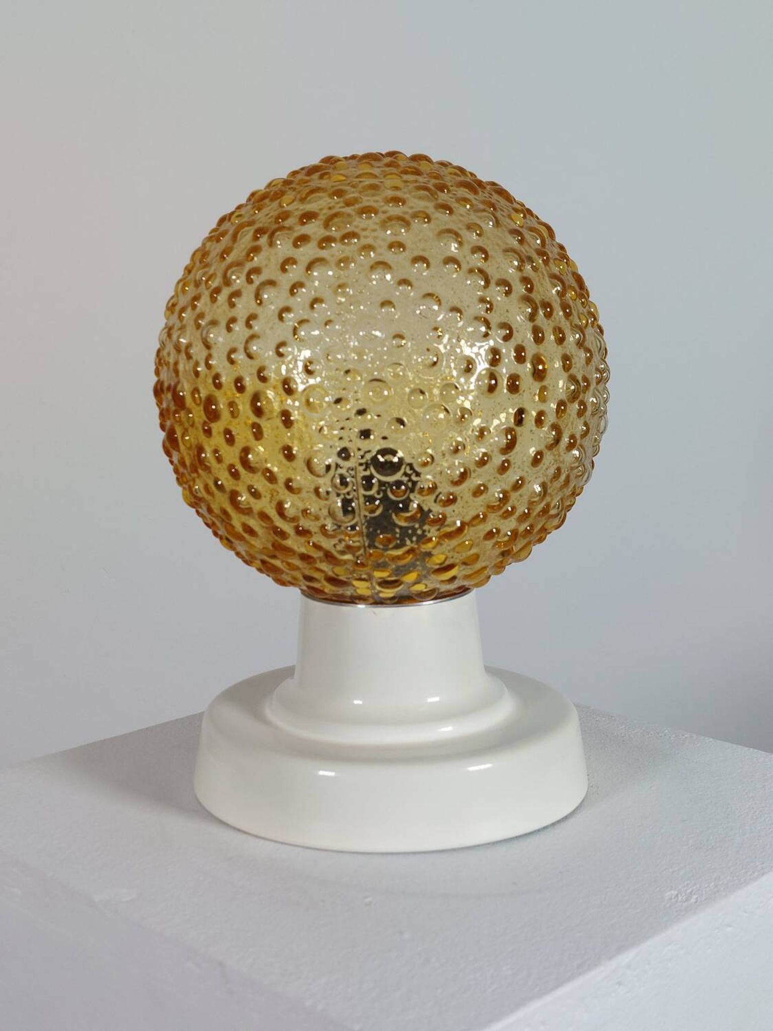 Vintage table lamp in aluminium and pressed bubble glass.