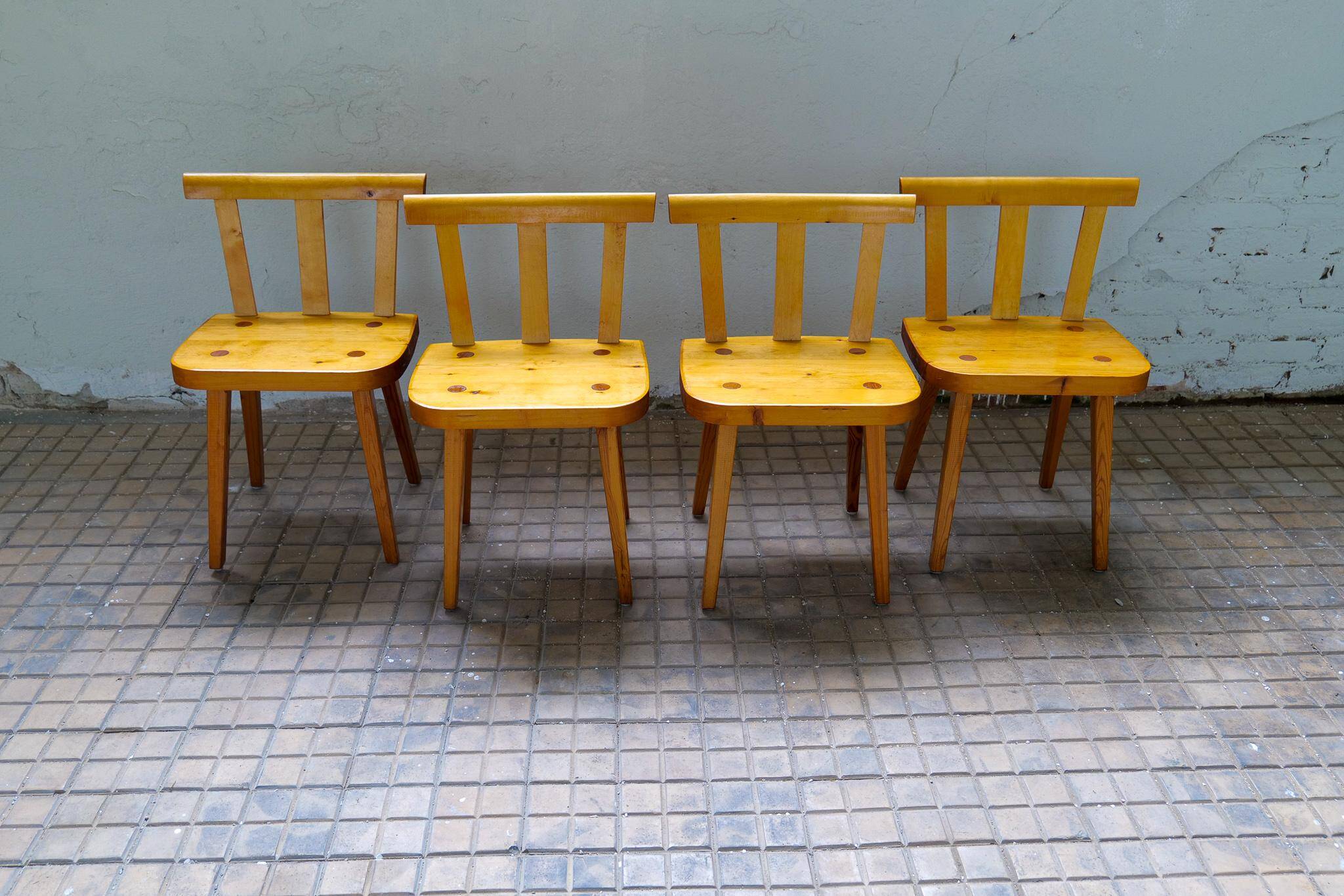 Modern Swedish set of 4 pine dining chairs.