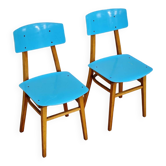 Pair of wooden and plastic chairs Ton Bystrice Thonet