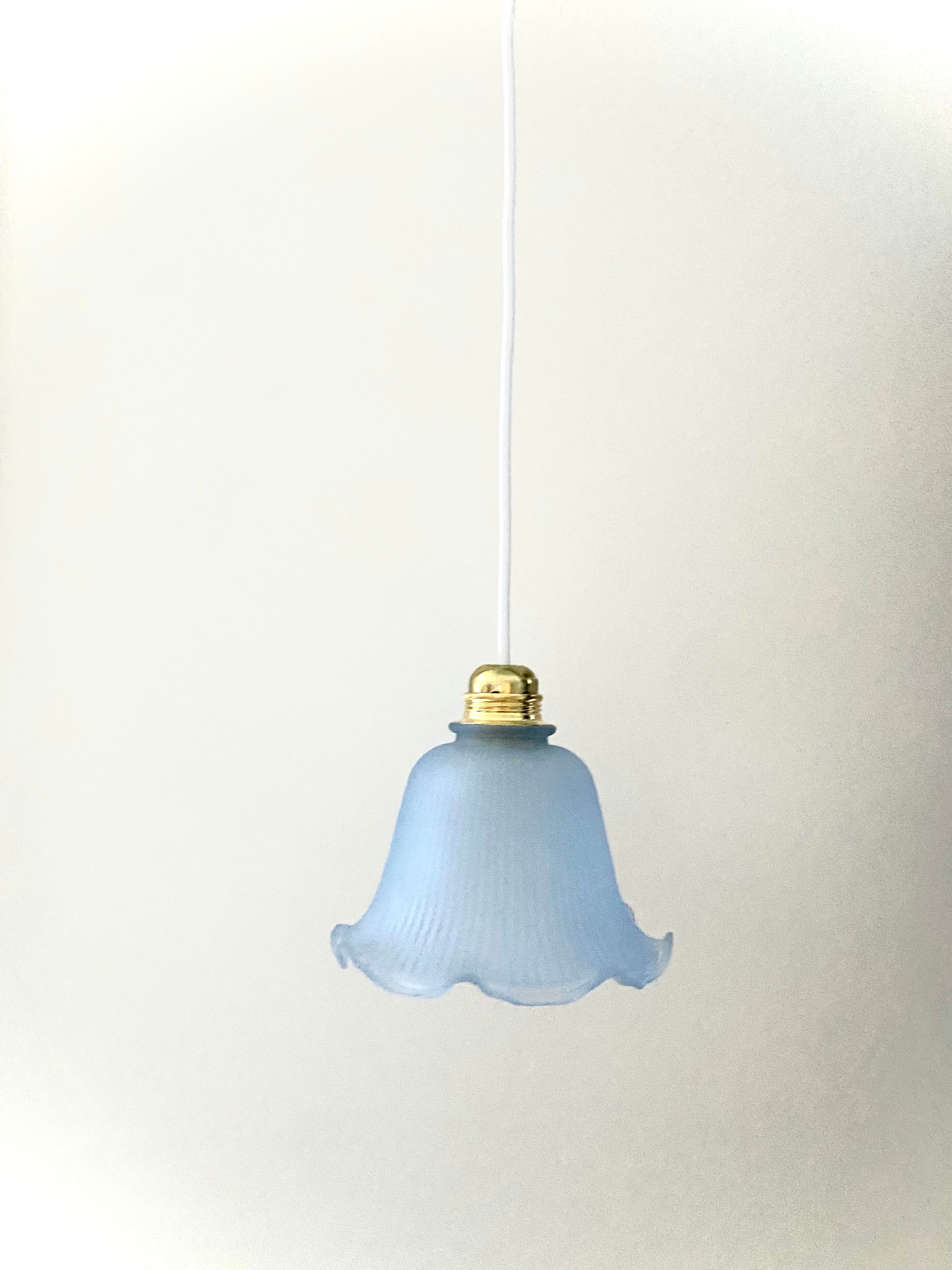 Blue glass tulip suspension lamp