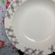 Plat creux style art deco formes géometriques vintage vert et rouge