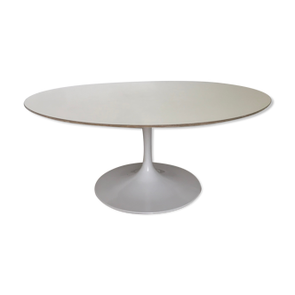 Table basse d'Eero Saarinen, Knoll International 1960