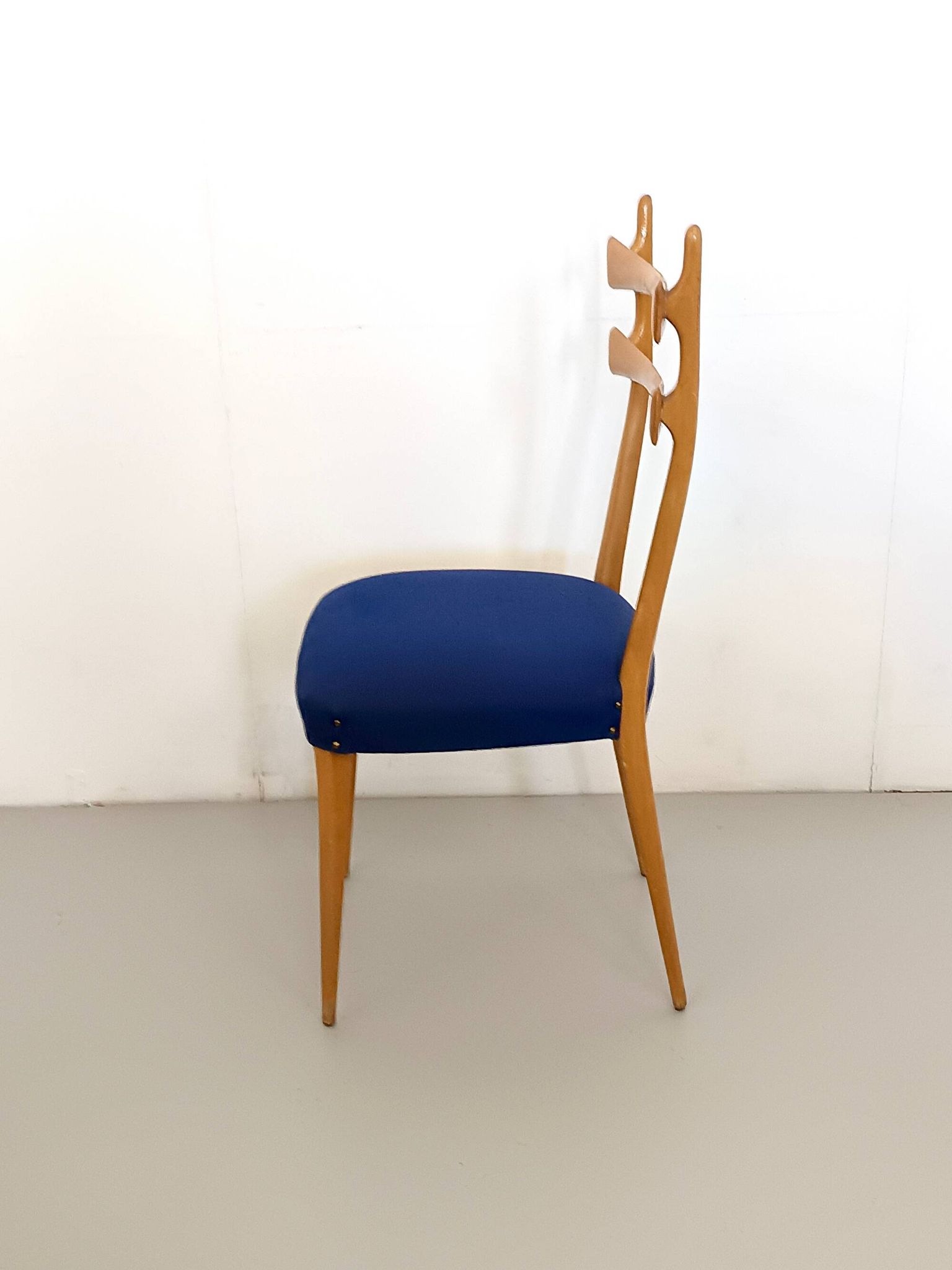Vintage Maple Dining Chairs with Ultramarine Blue Fabric, 1950s, Set of 5